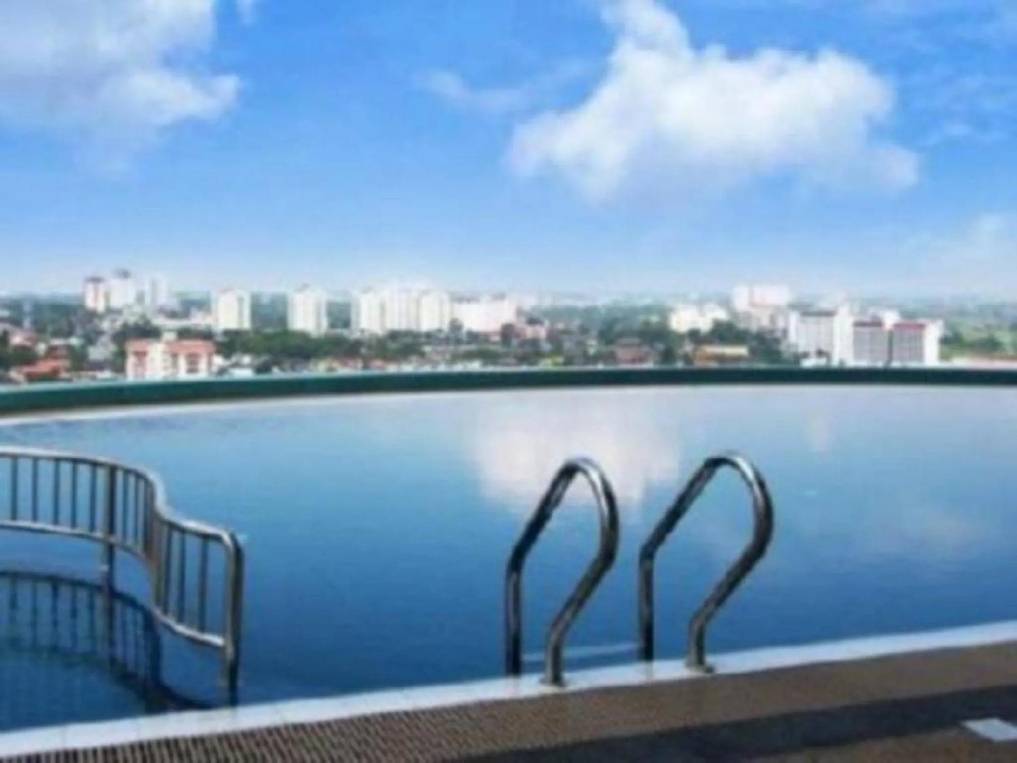 Swimming pool in Grand Paragon Hotel Johor Bahru