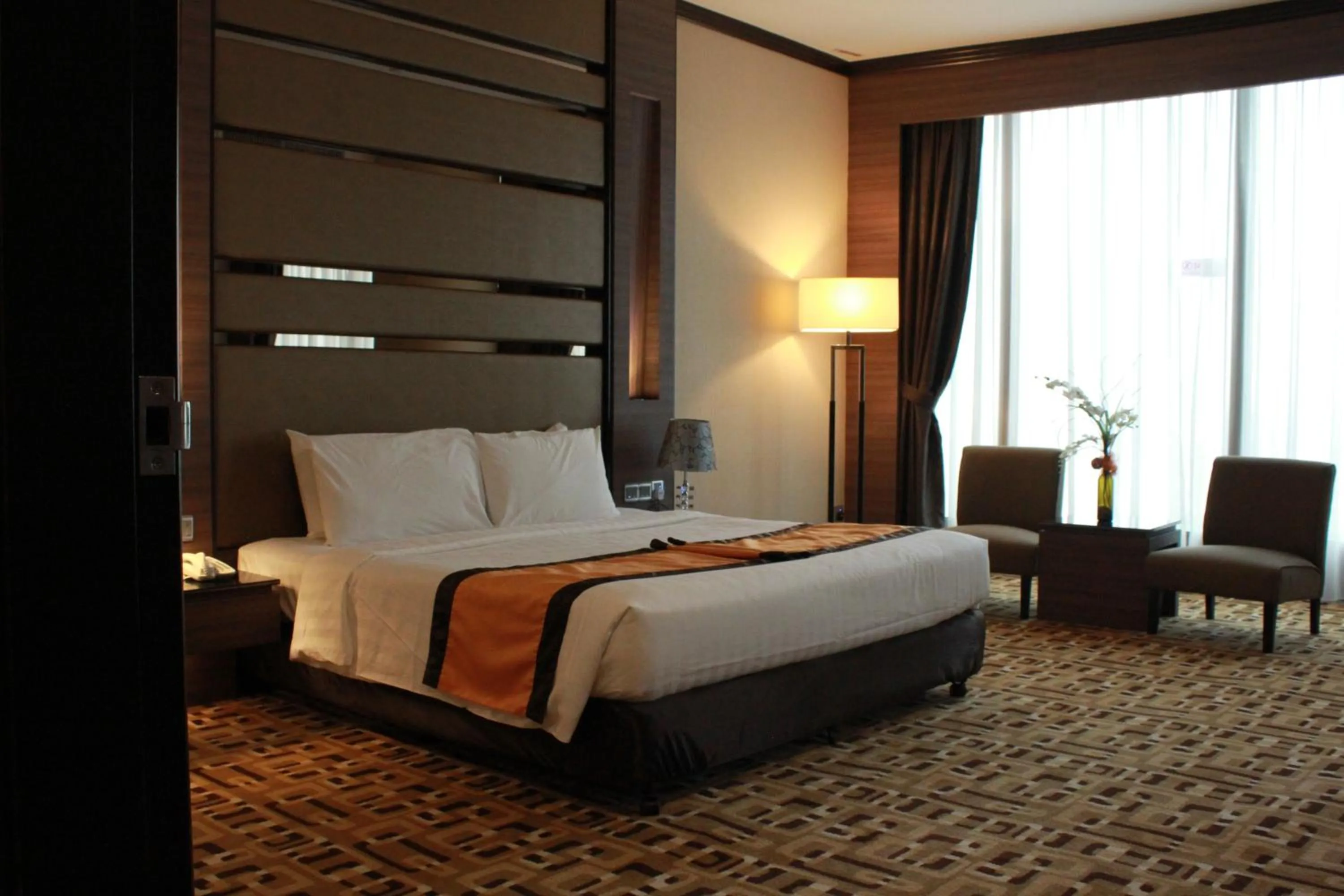 Photo of the whole room, Bed in Grand Paragon Hotel Johor Bahru