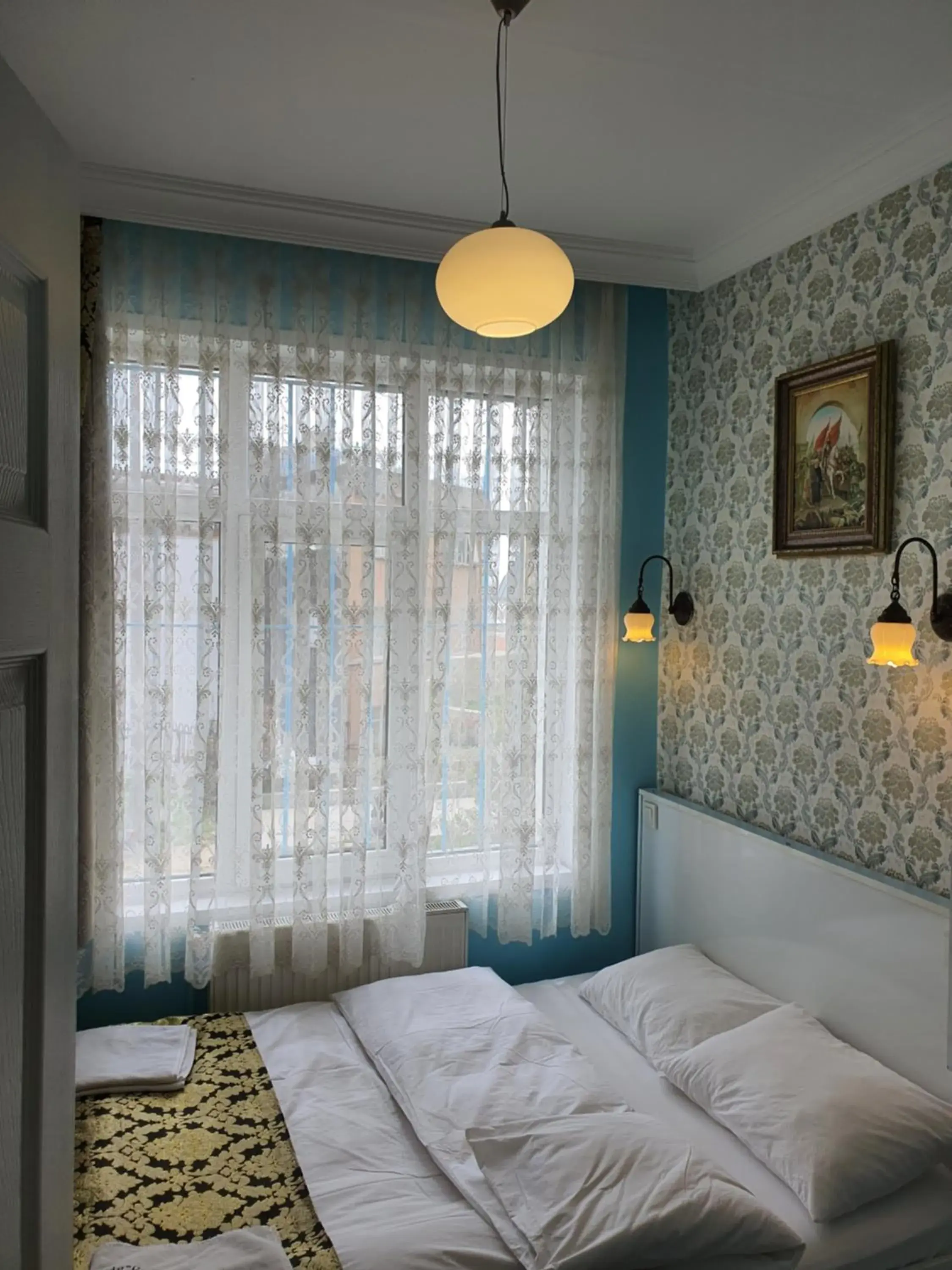 Double Room with Shared Bathroom in Tulip Guesthouse Double Room with Shared Bathroom in Tulip Guesthouse