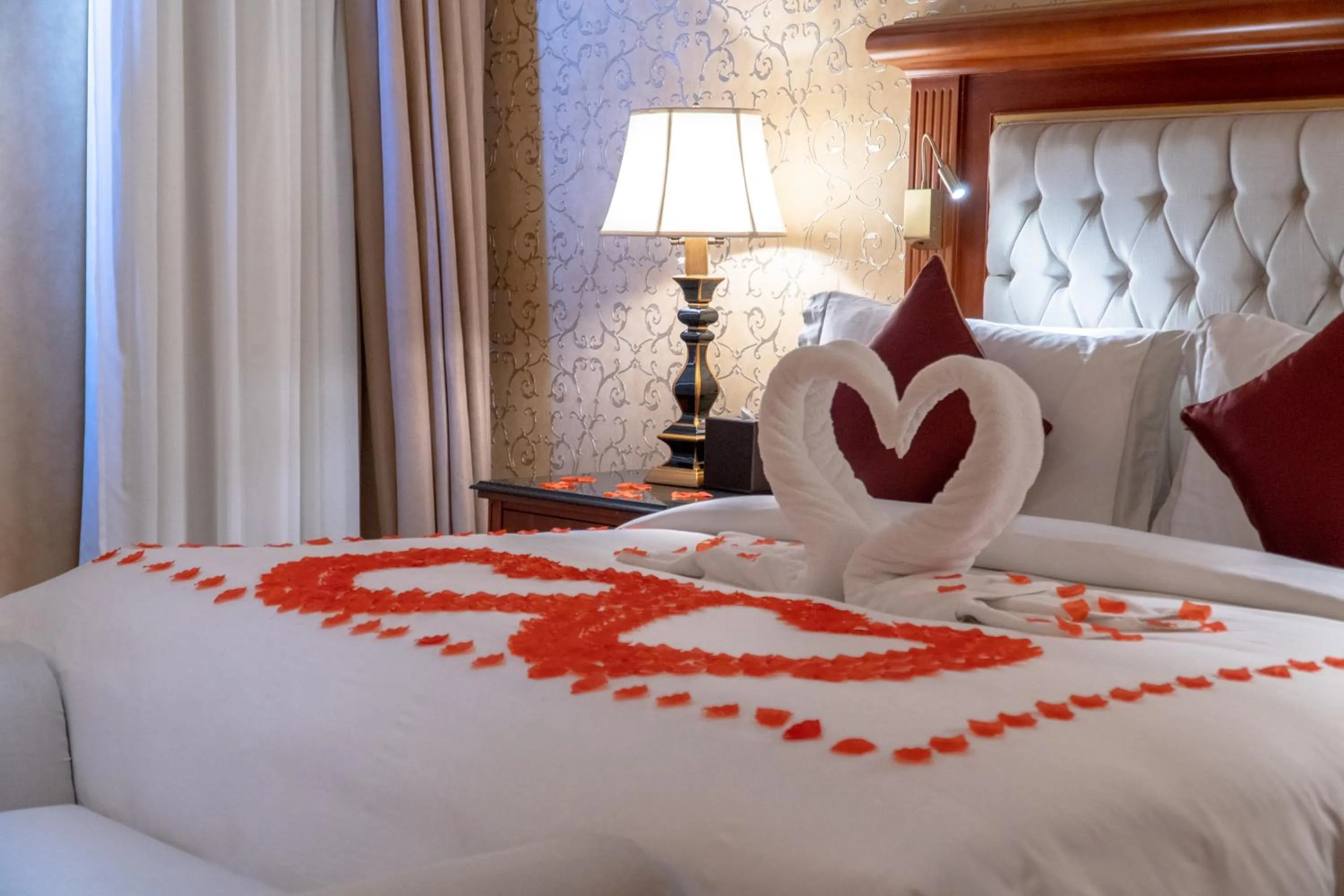 Bed in Al Aziziyah Boutique Hotel By The Torch