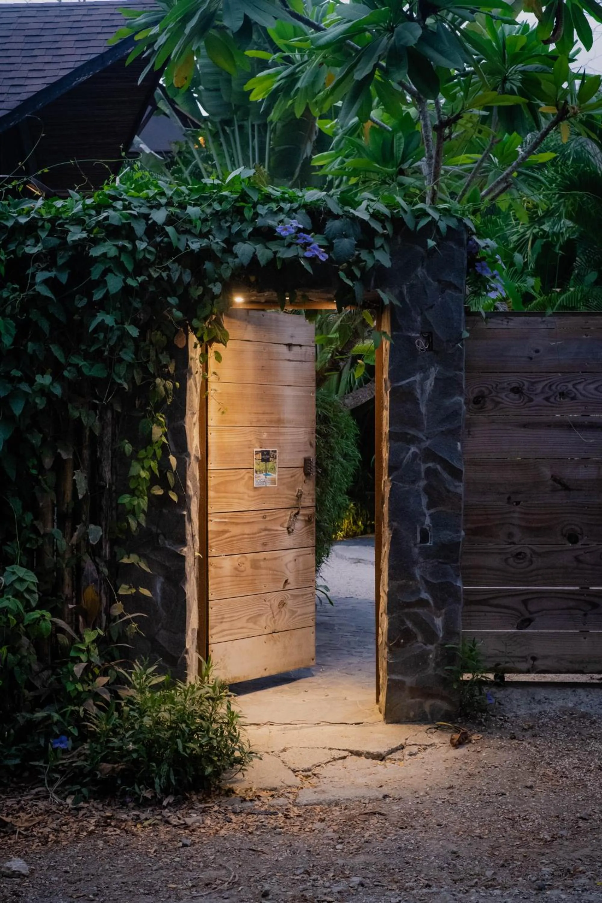 Facade/entrance in Lua Villas