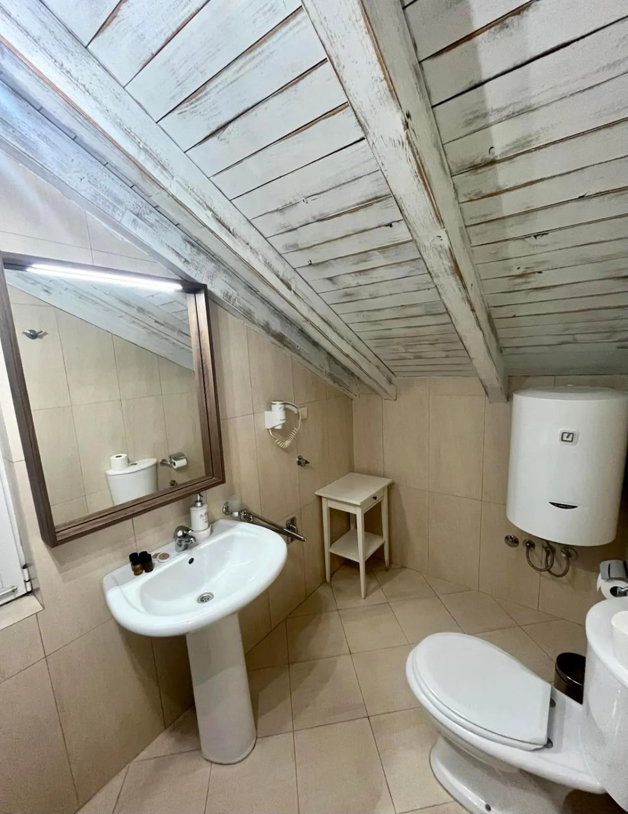 Bathroom in Apartments & rooms - TIANIS - Self check-in