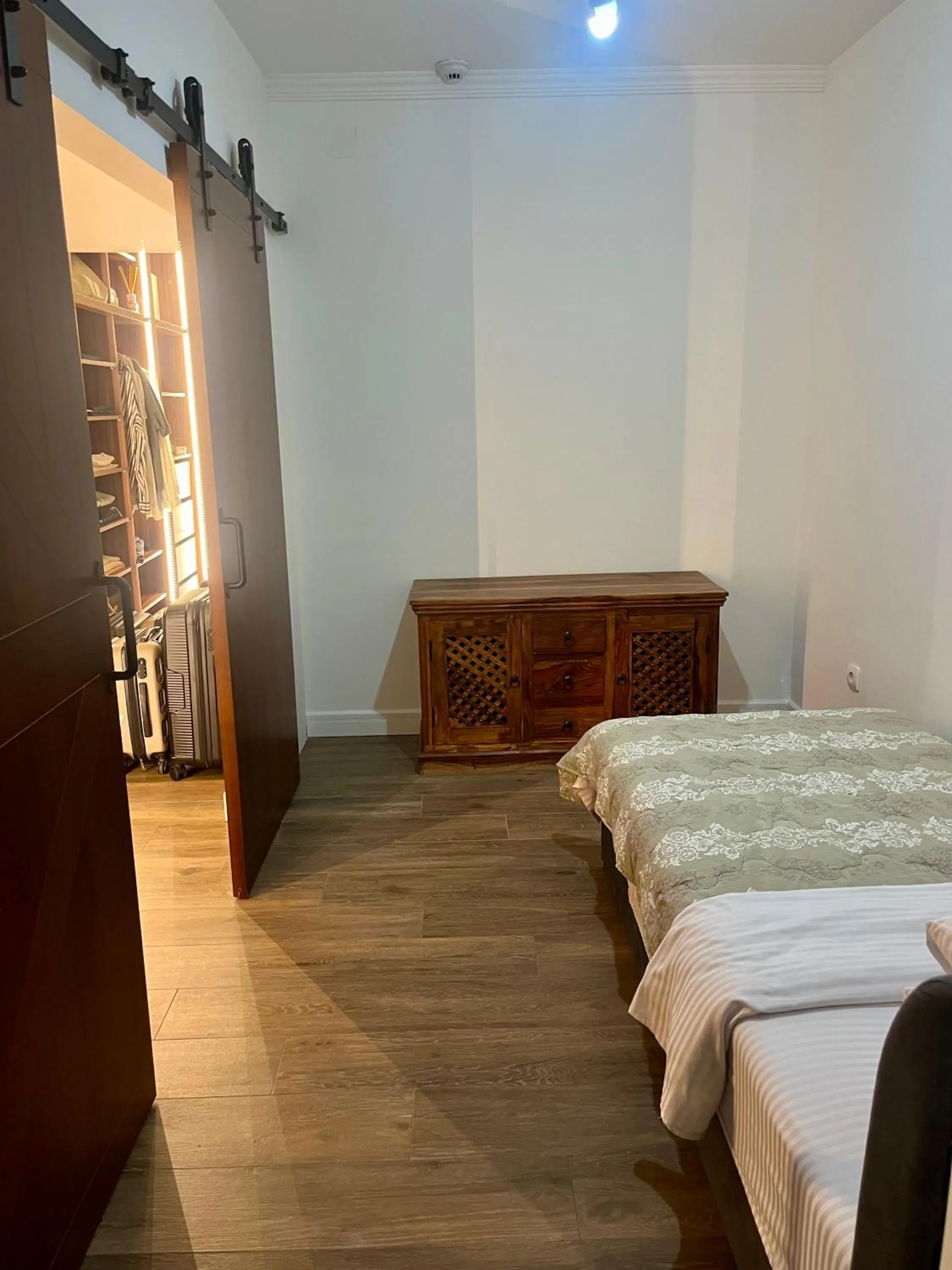 Bed in Apartments & rooms - TIANIS - Self check-in