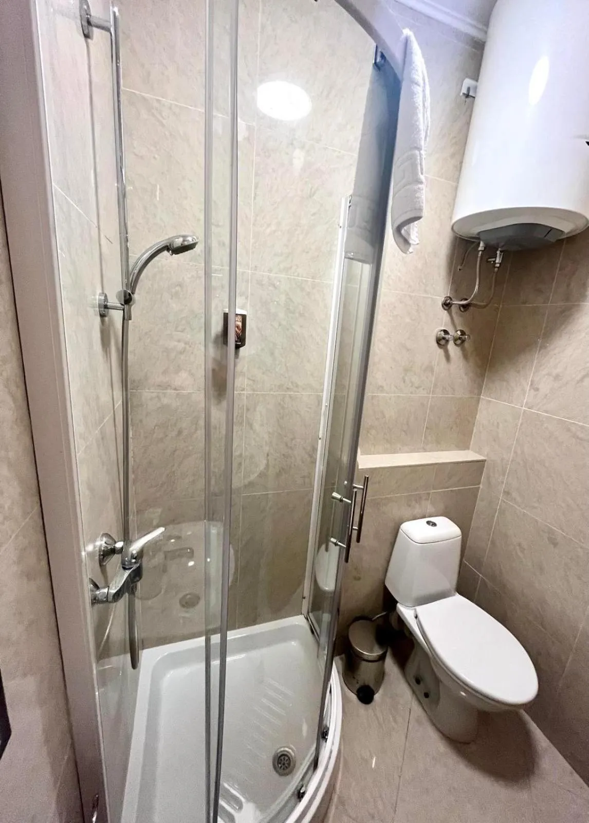 Shower in Apartments & rooms - TIANIS - Self check-in