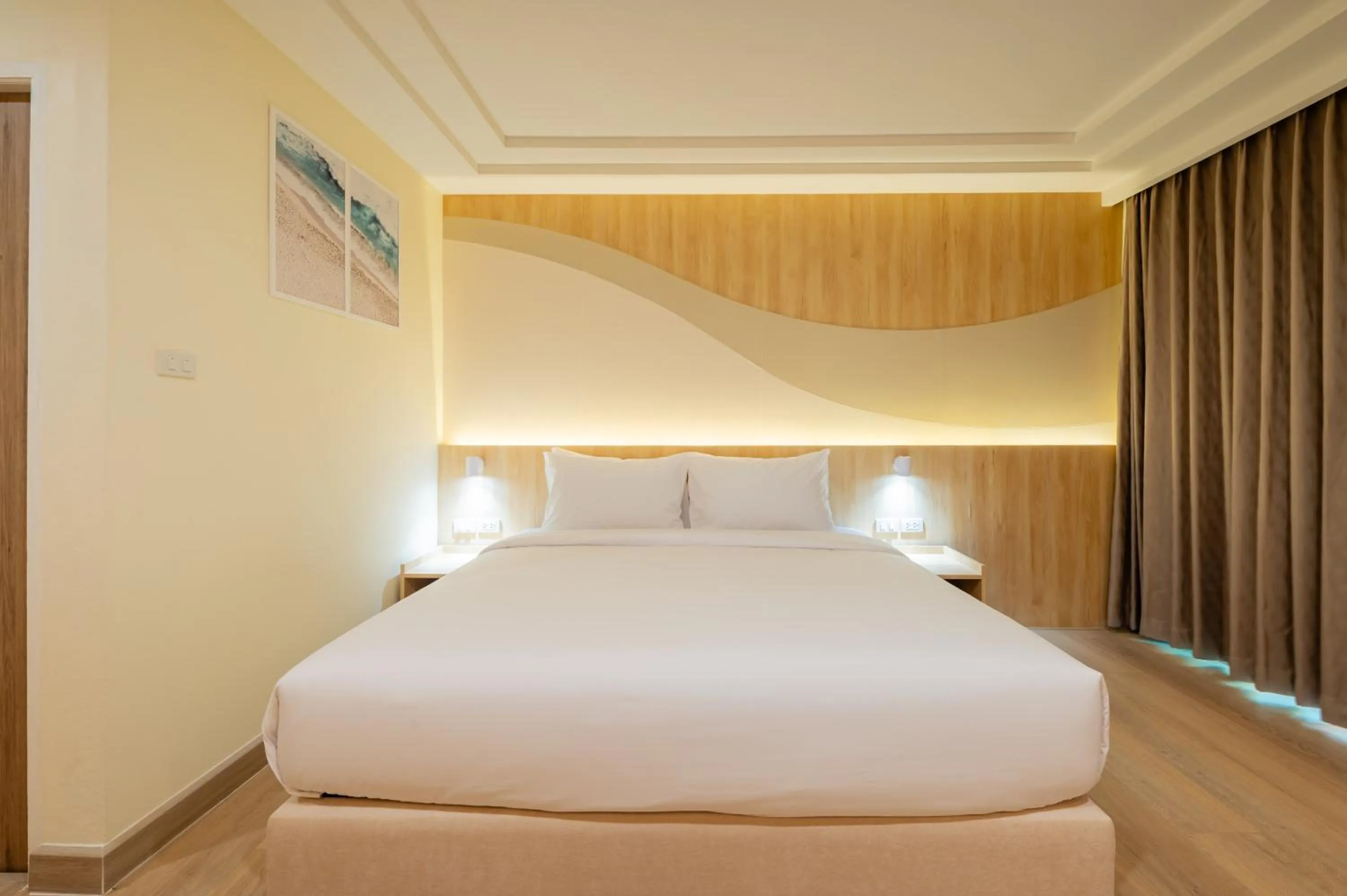 Bed in Phi Phi Anita Resort