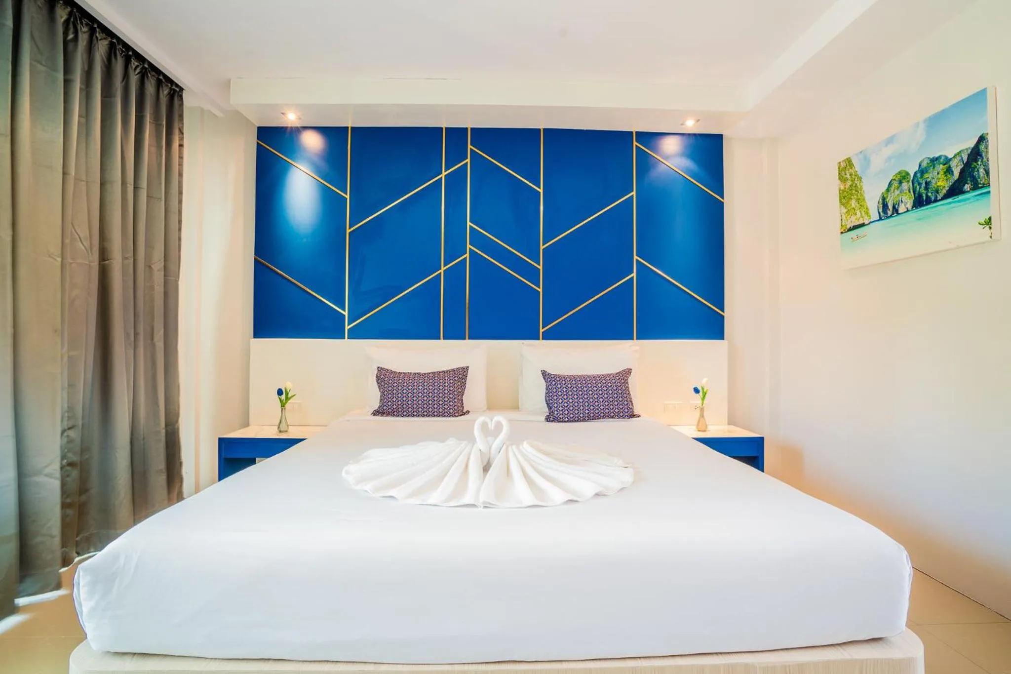 Bed in Phi Phi Anita Resort