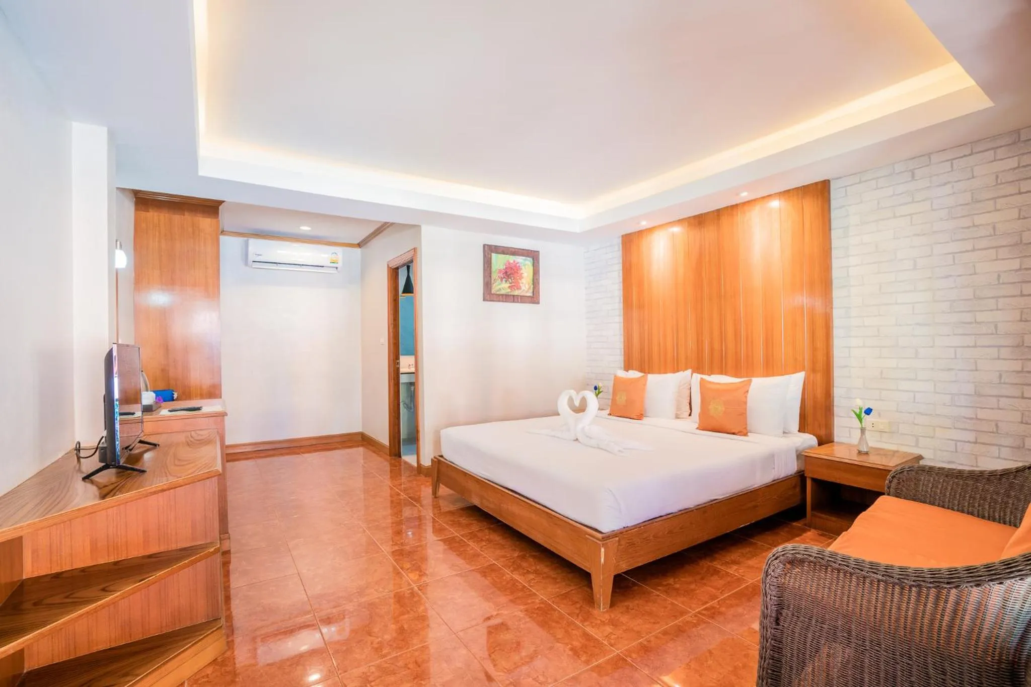 Bed in Phi Phi Anita Resort