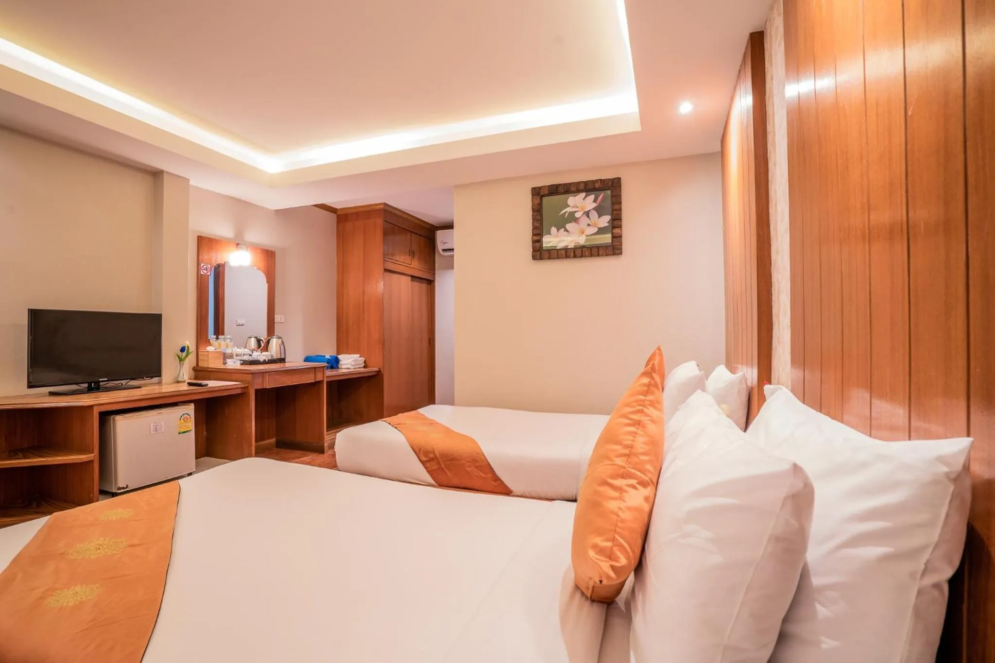 Bed in Phi Phi Anita Resort