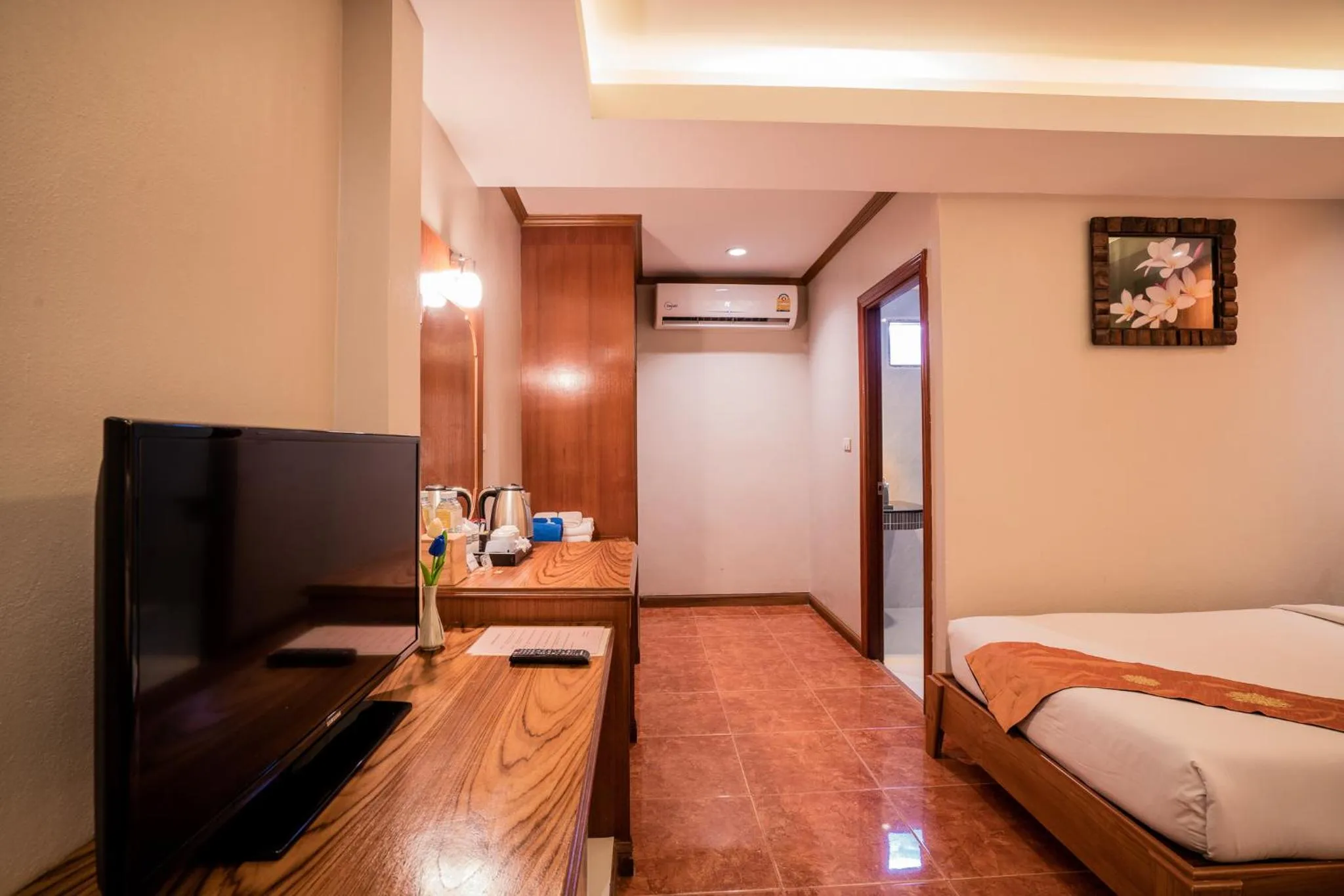 Bed in Phi Phi Anita Resort