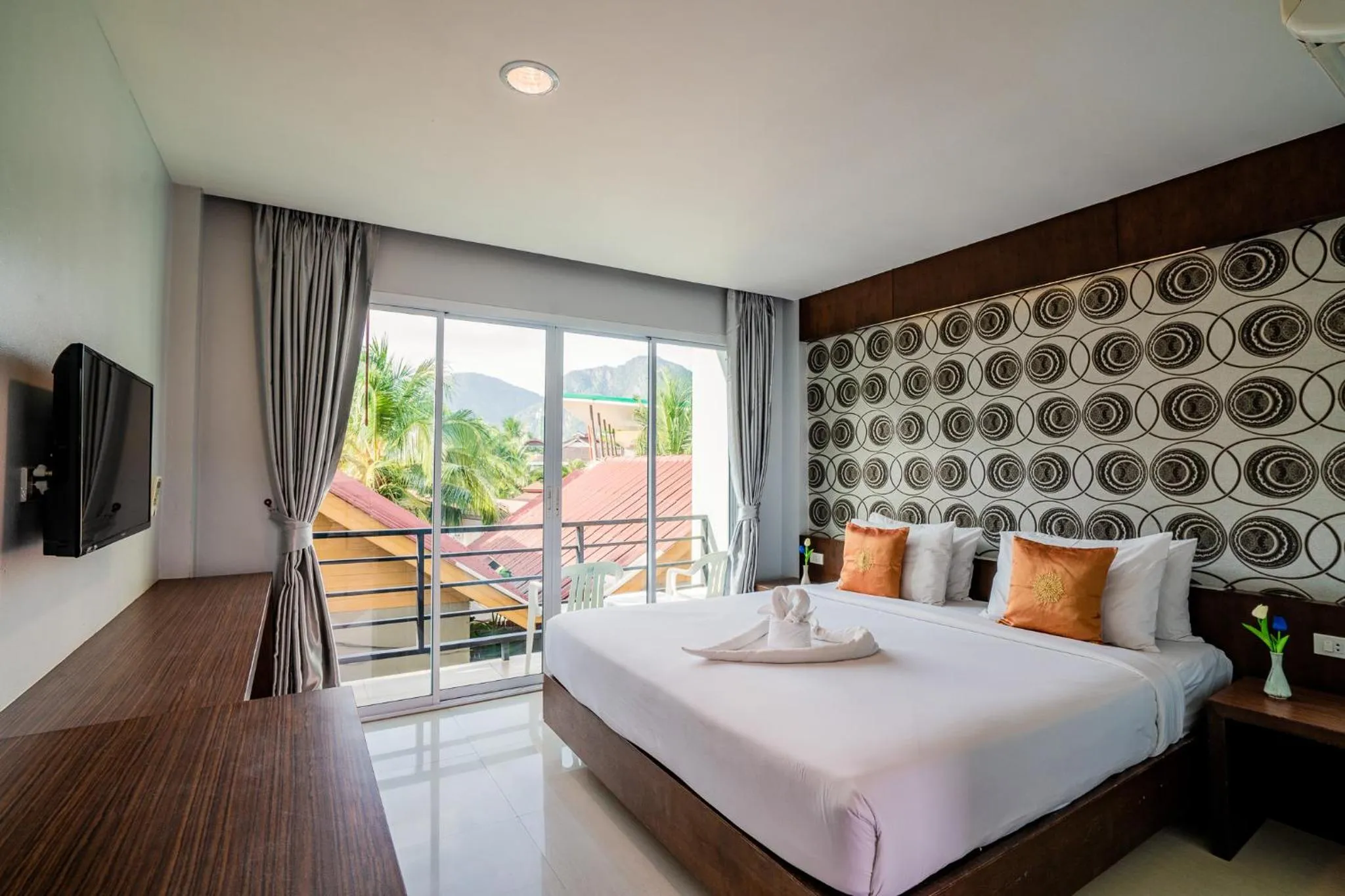 Bed in Phi Phi Anita Resort