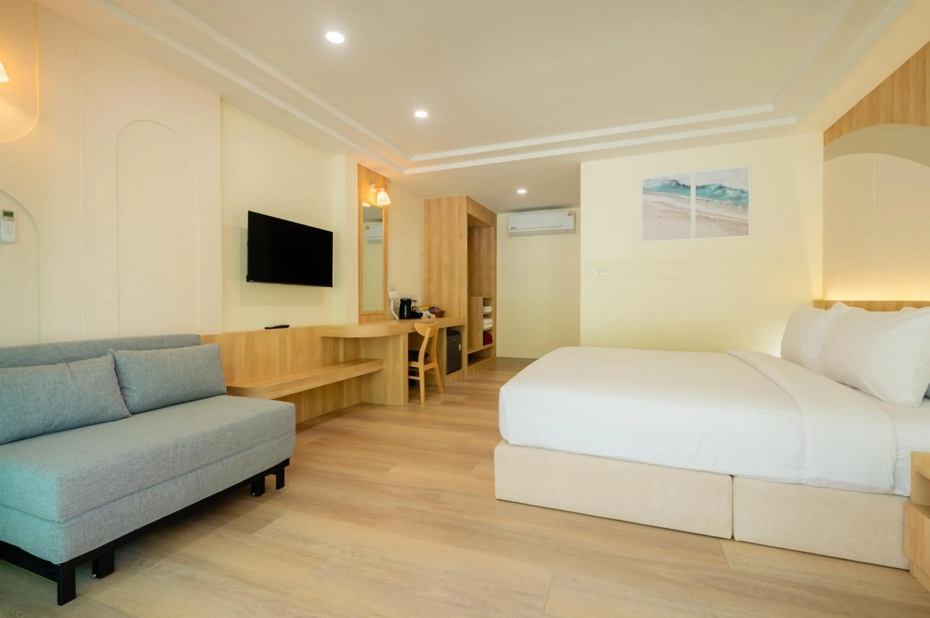 Bed in Phi Phi Anita Resort