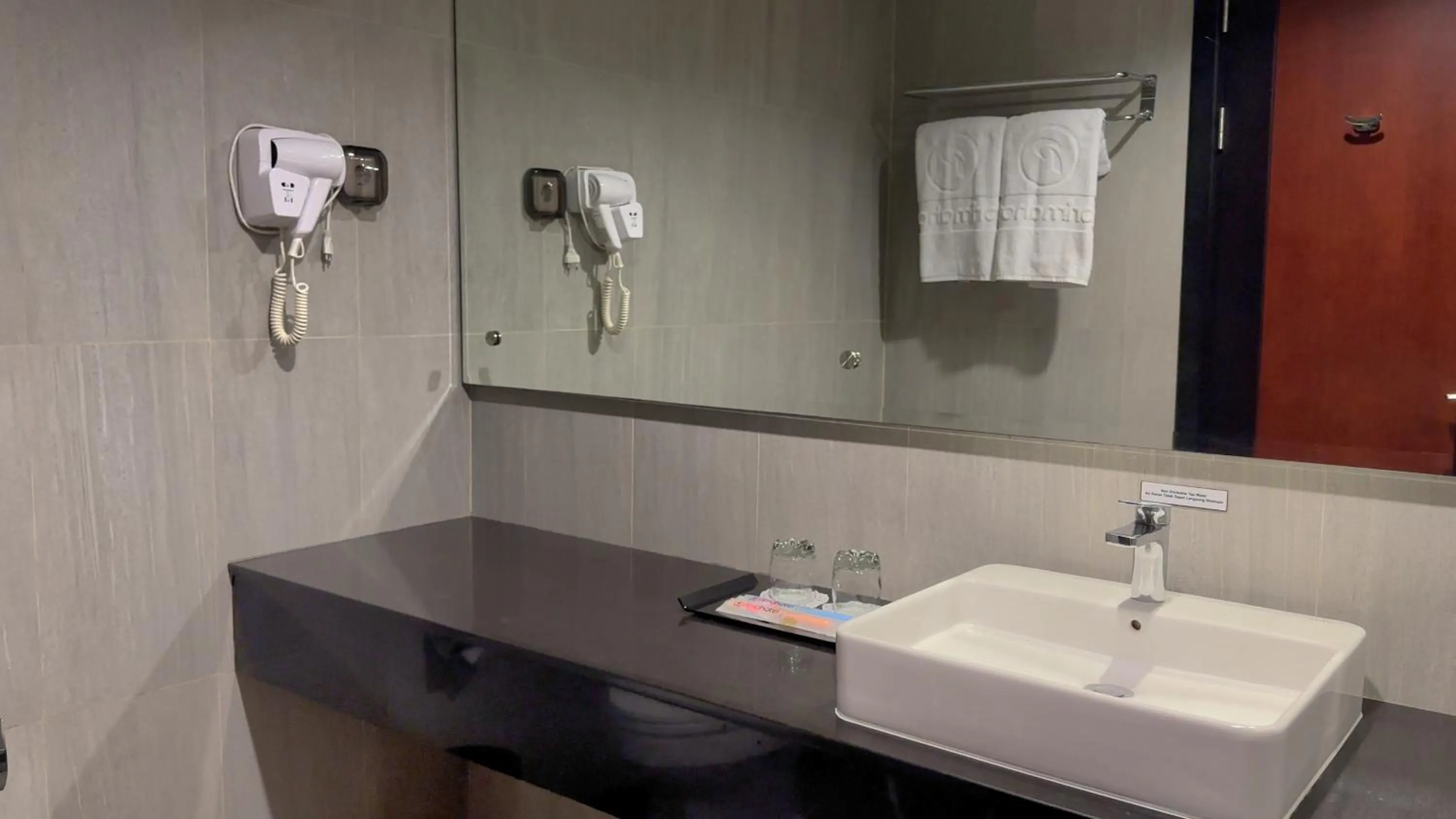 Bathroom in d'primahotel Kualanamu Airport Medan