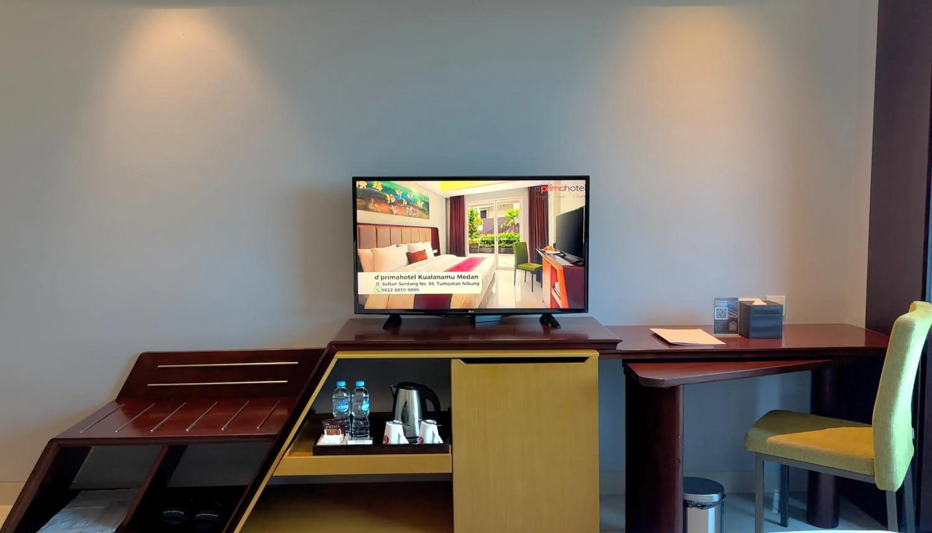 TV and multimedia in d'primahotel Kualanamu Airport Medan