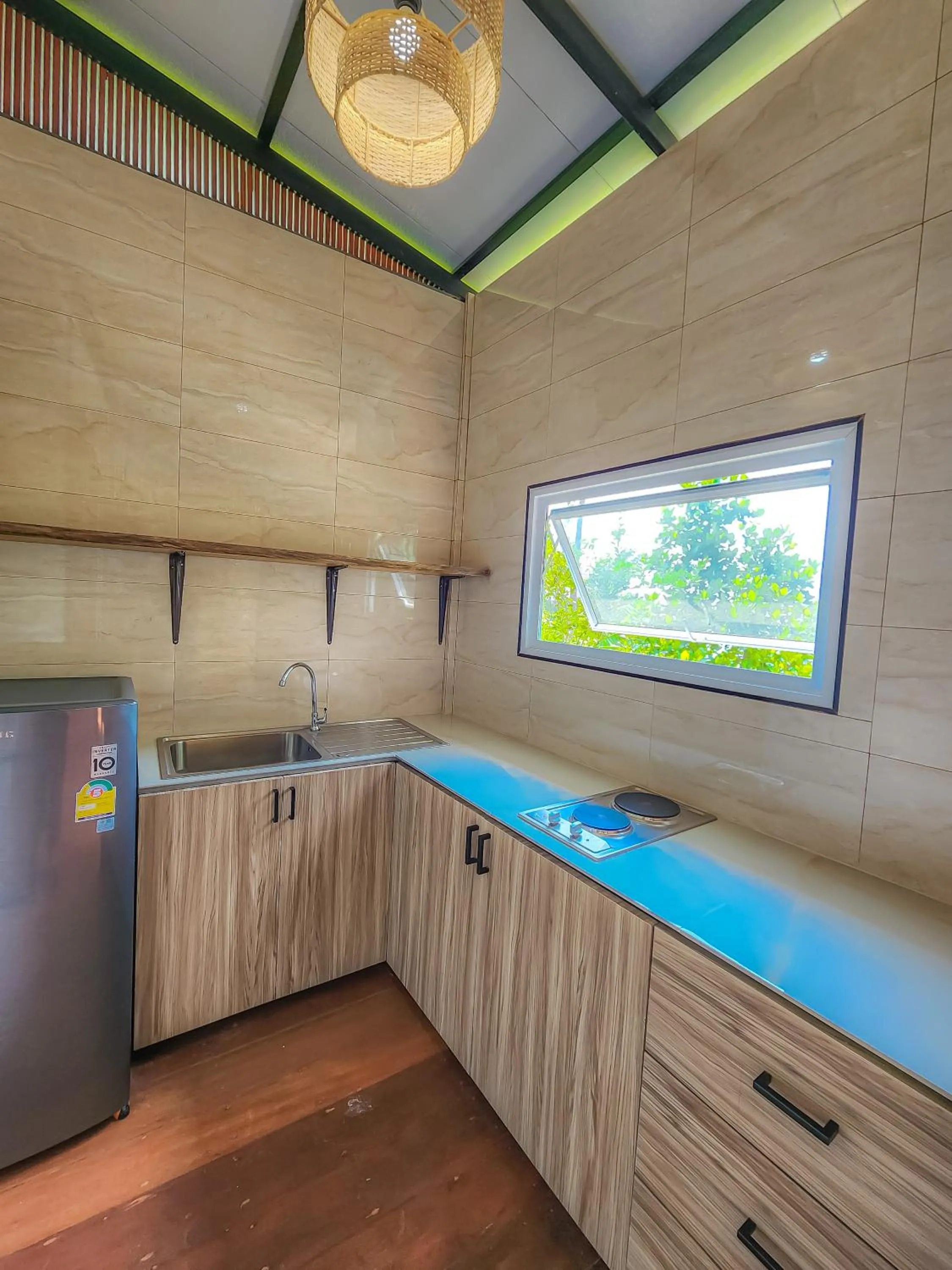 Kitchen or kitchenette in Haadson Resort & Koh Raham
