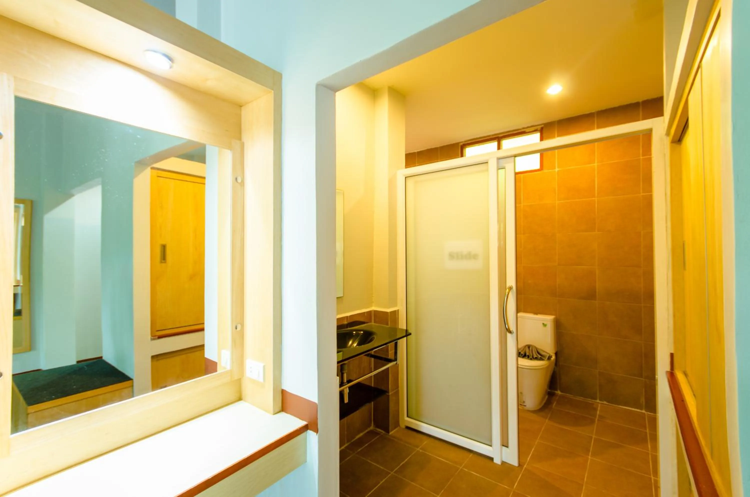 Shower in Haadson Resort & Koh Raham