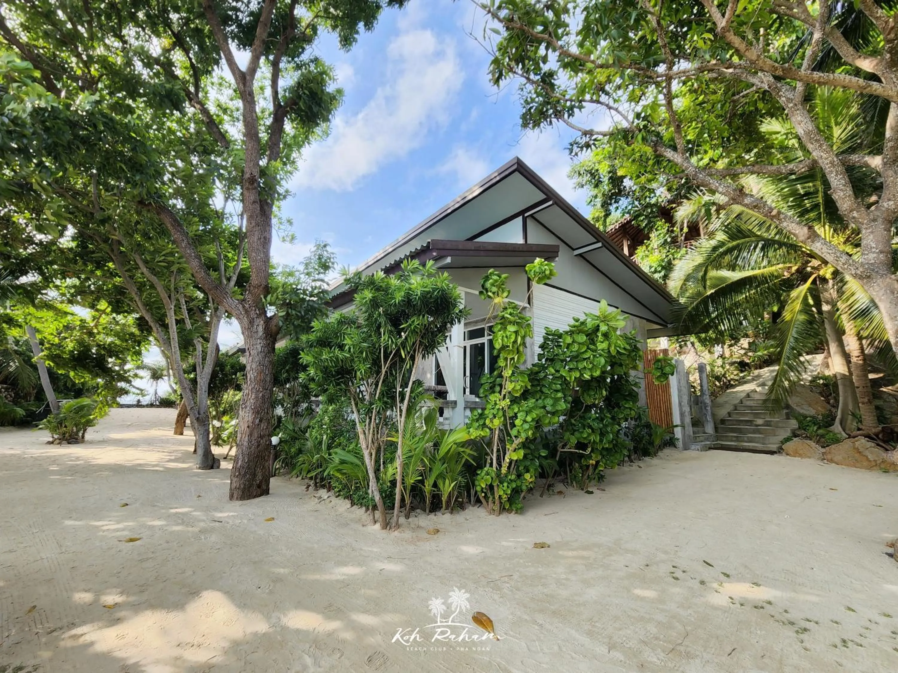 Property building in Haadson Resort & Koh Raham