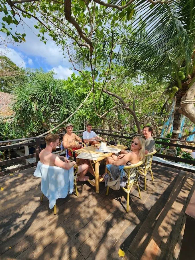 Restaurant/places to eat in Haadson Resort & Koh Raham