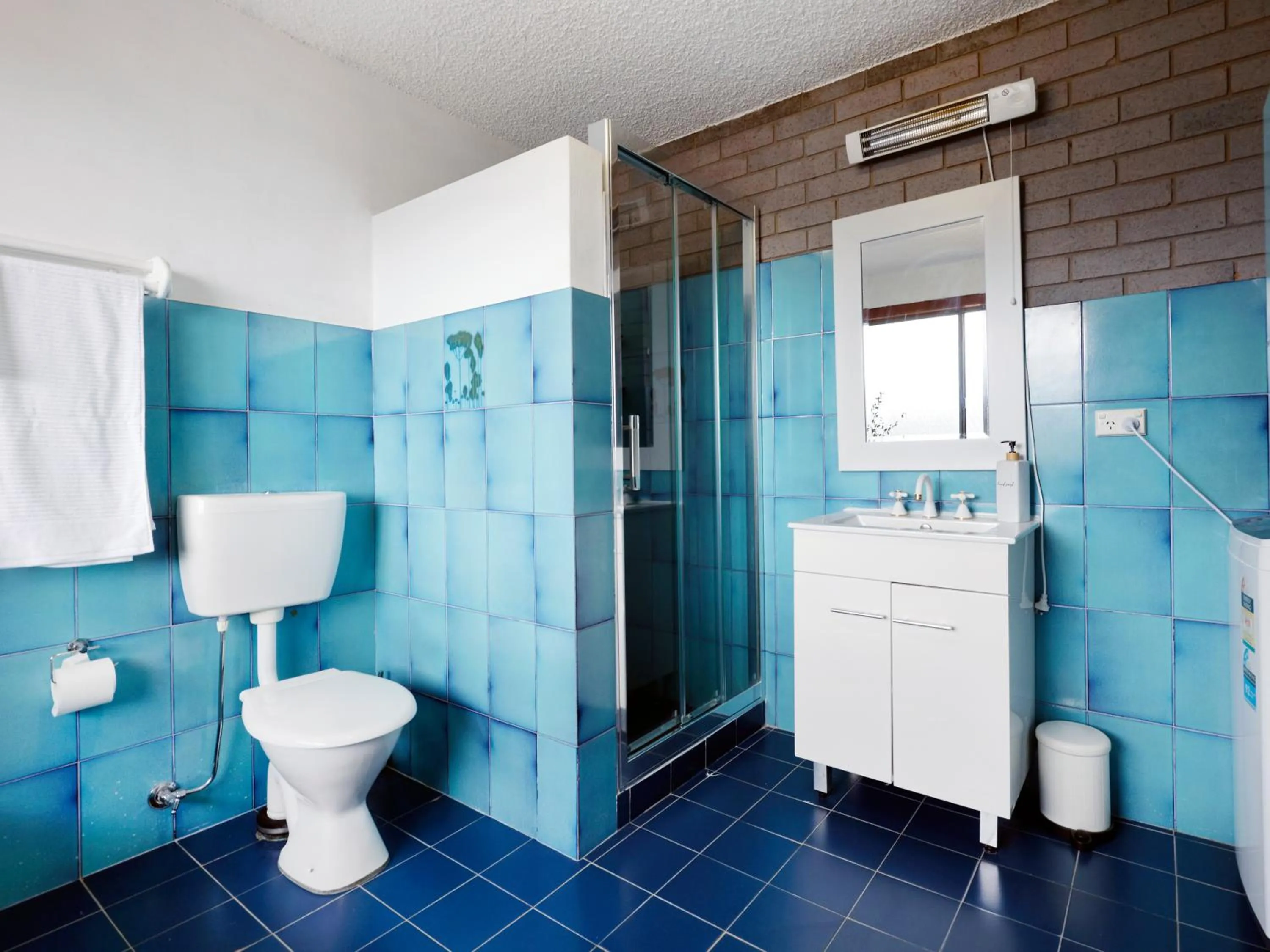 Bathroom in Pontis Lodge Waterfront Apartment