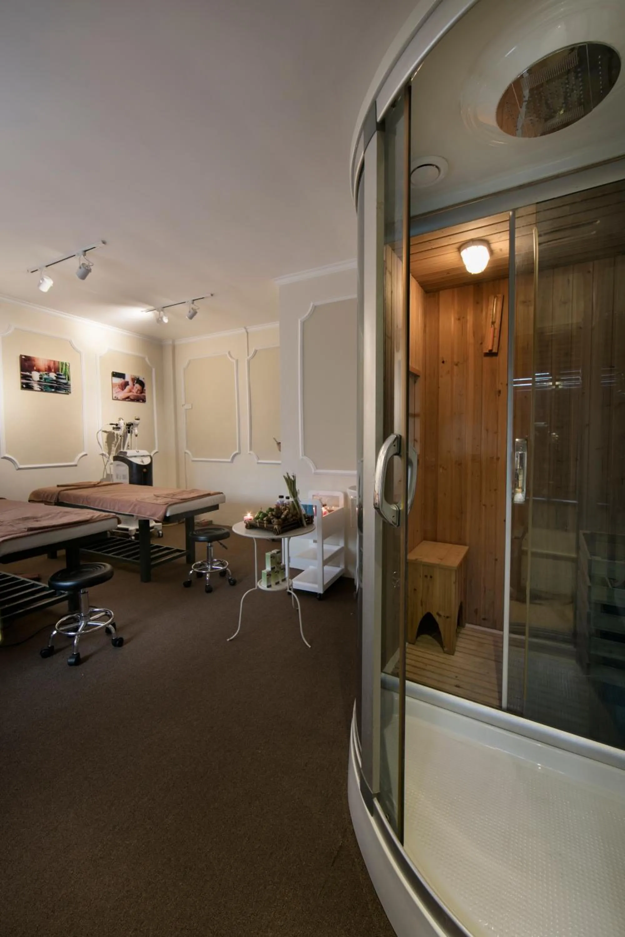 Restaurant/places to eat in Hanoi Center Silk Premium Hotel & Spa & Travel