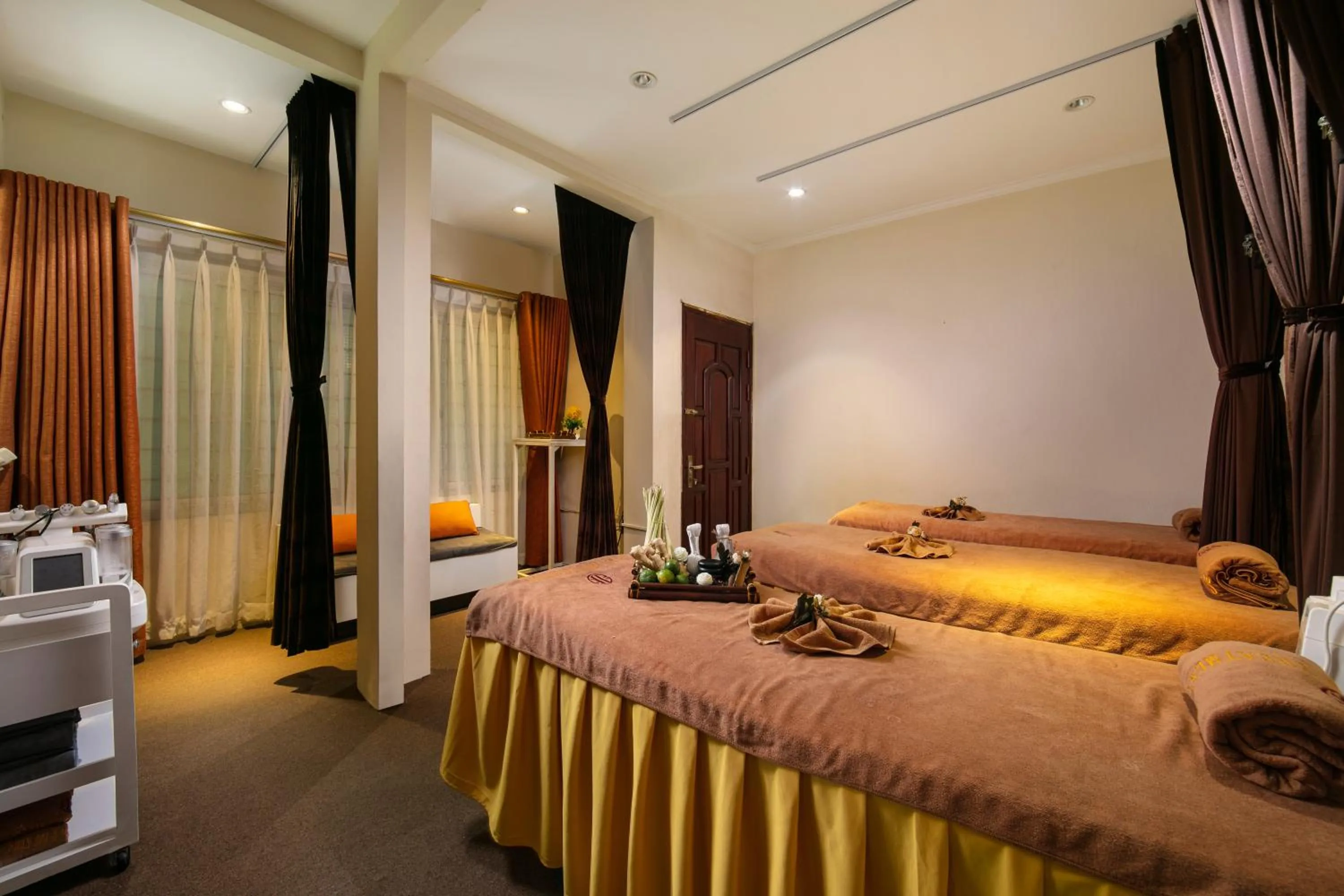 Massage, Bed in Hanoi Center Silk Premium Hotel & Spa & Travel