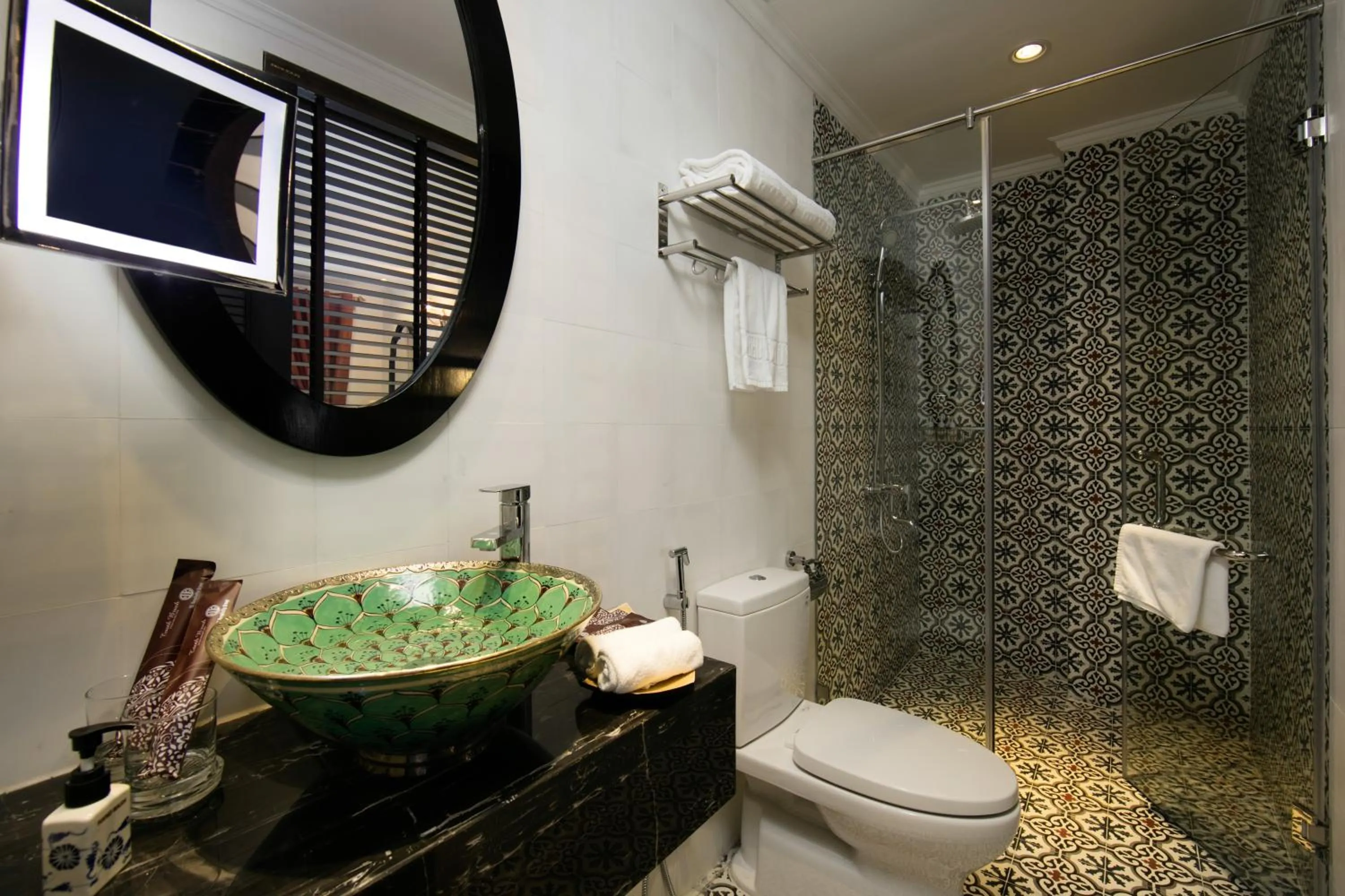 Shower in Hanoi Center Silk Premium Hotel & Spa & Travel