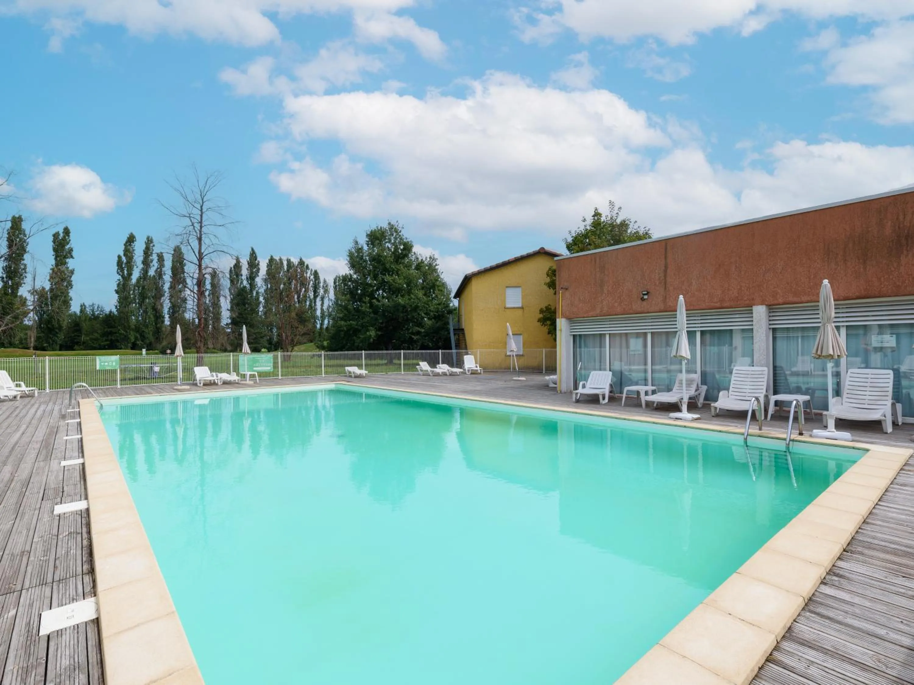 Swimming pool in Vacancéole - Domaine du Green