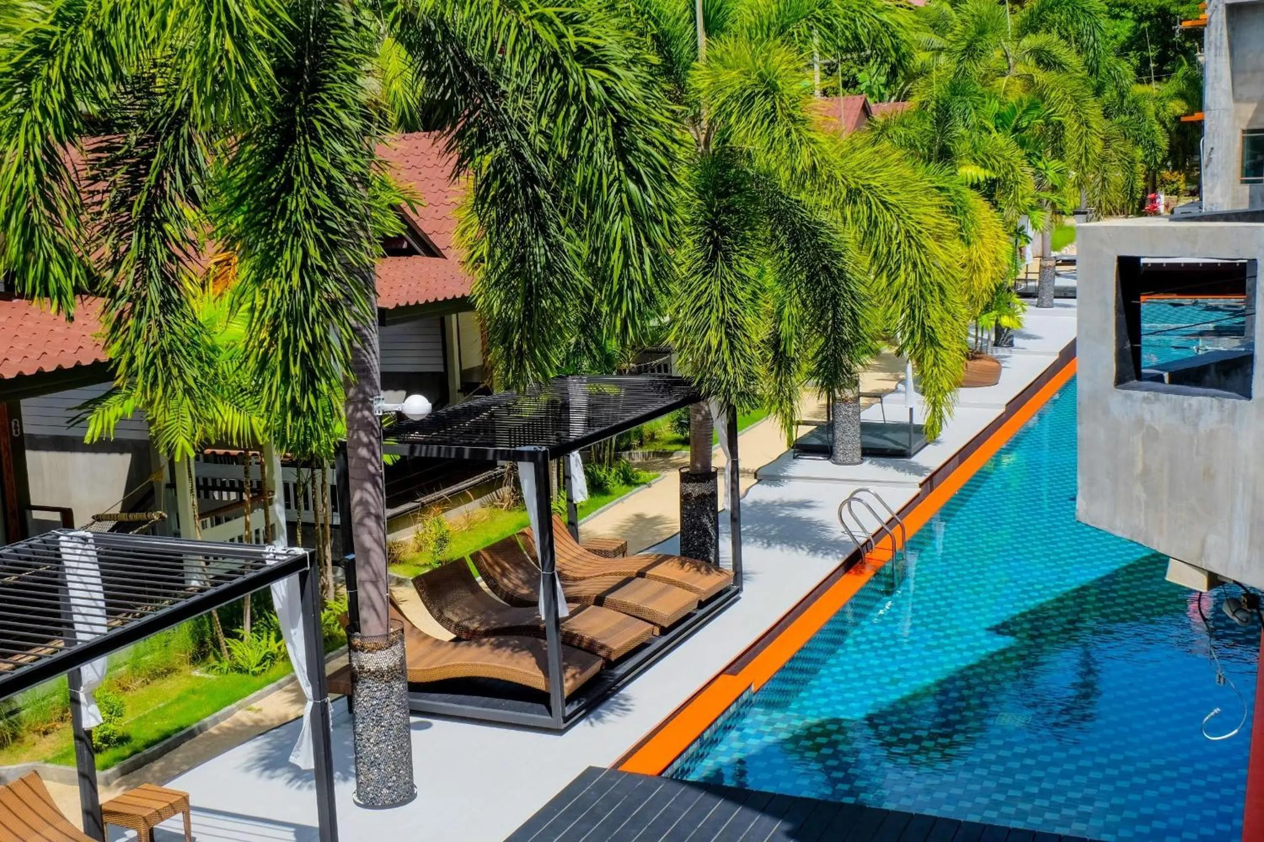 Swimming pool in See Through Resort Haad Yao