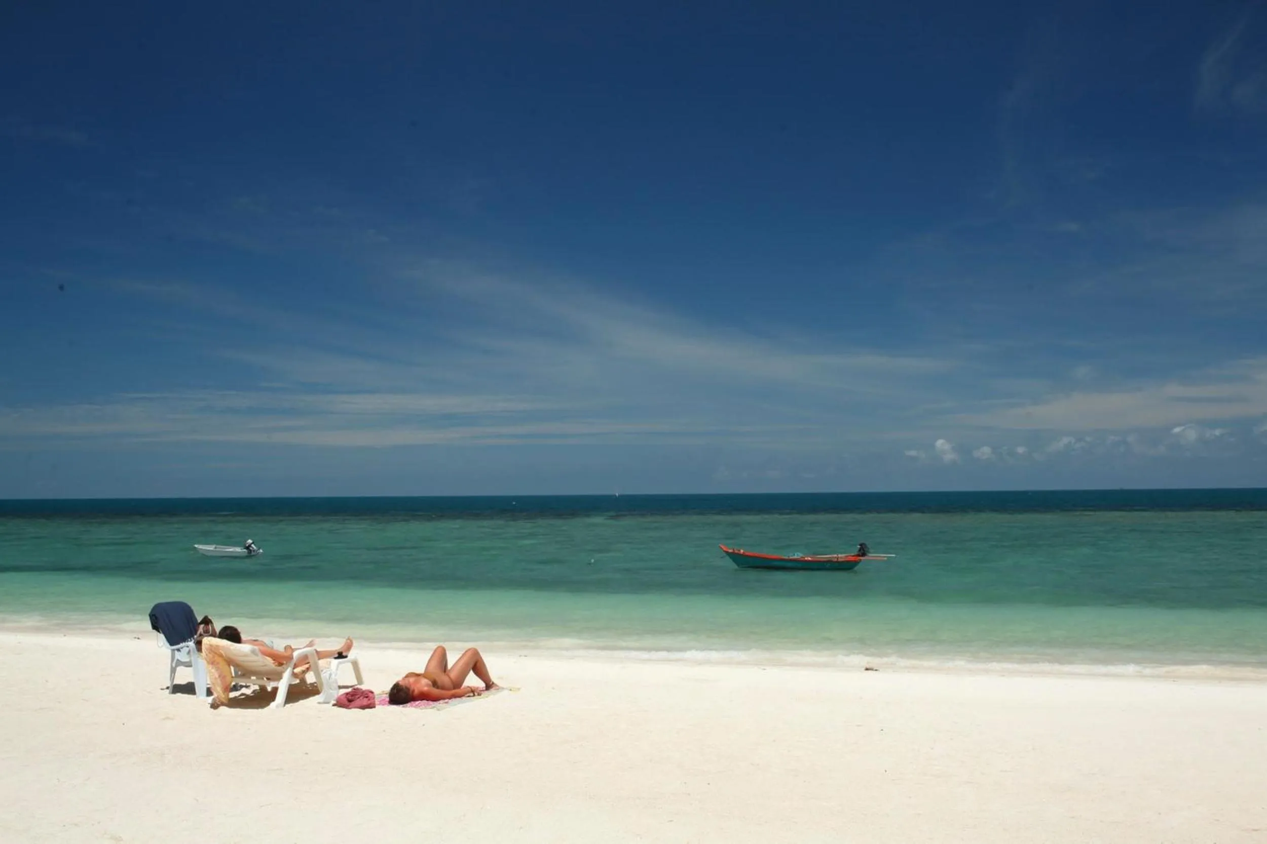Beach in See Through Resort Haad Yao