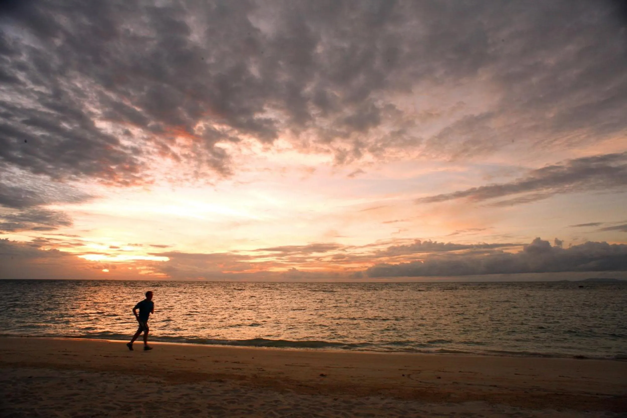 Beach in See Through Resort Haad Yao