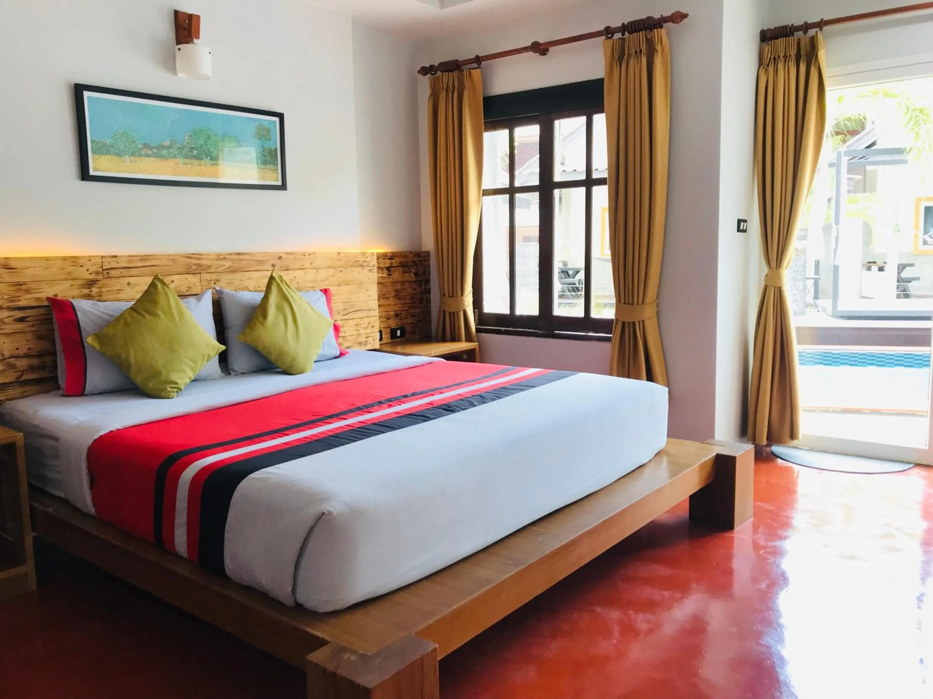 Bed in See Through Resort Haad Yao