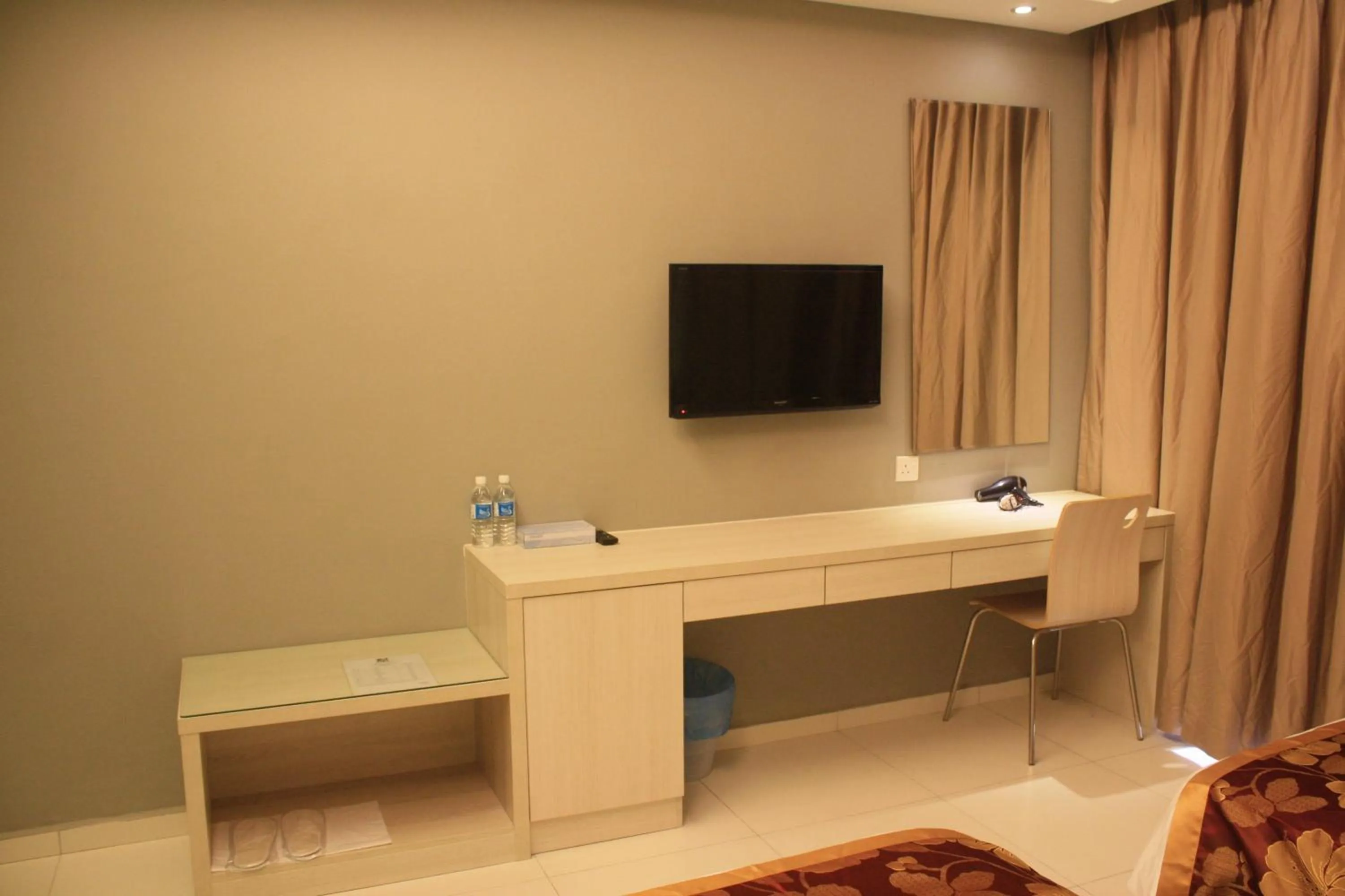 Bedroom in Aurora Hotel