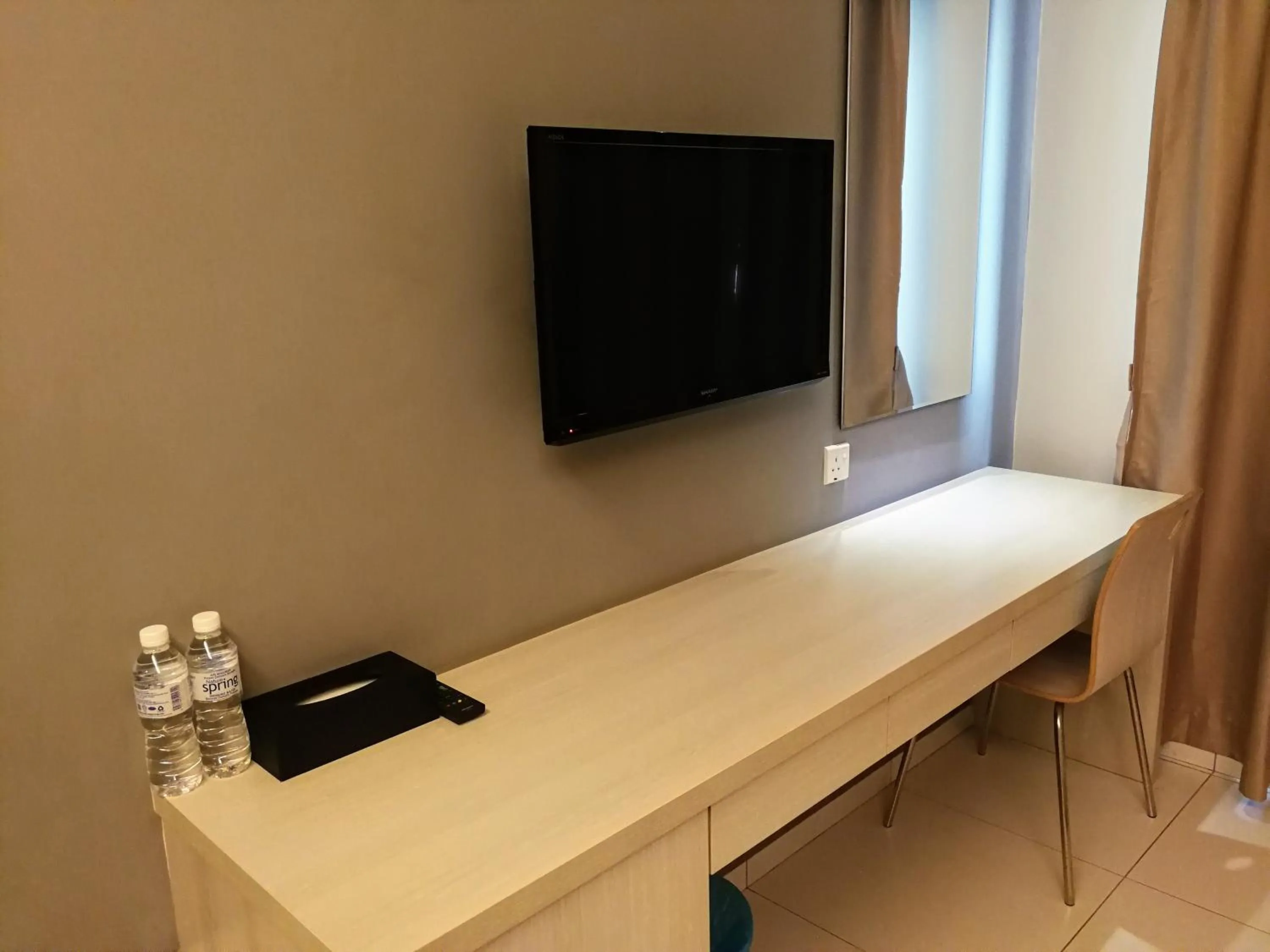 Area and facilities in Aurora Hotel