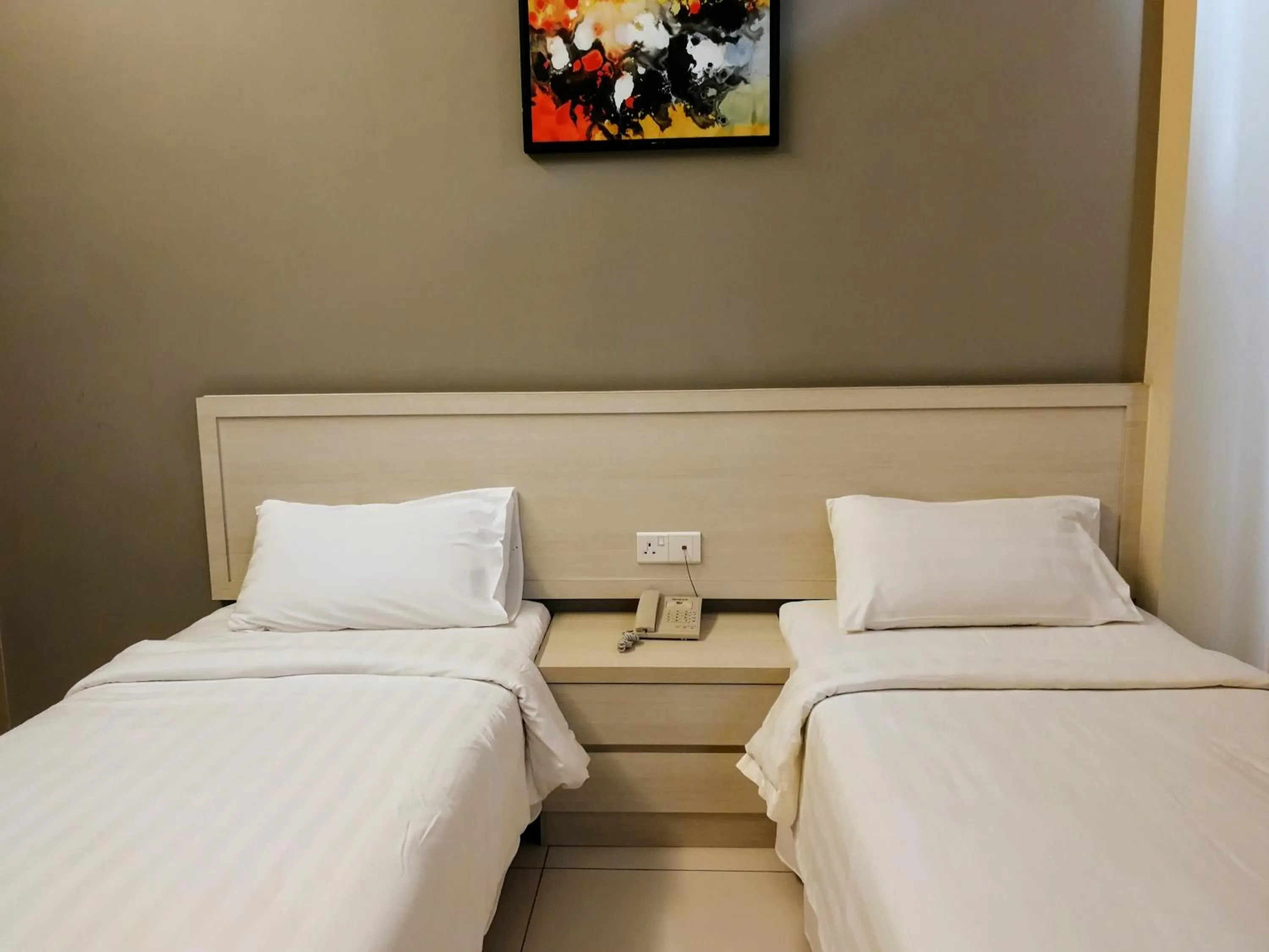 Bedroom, Bed in Aurora Hotel