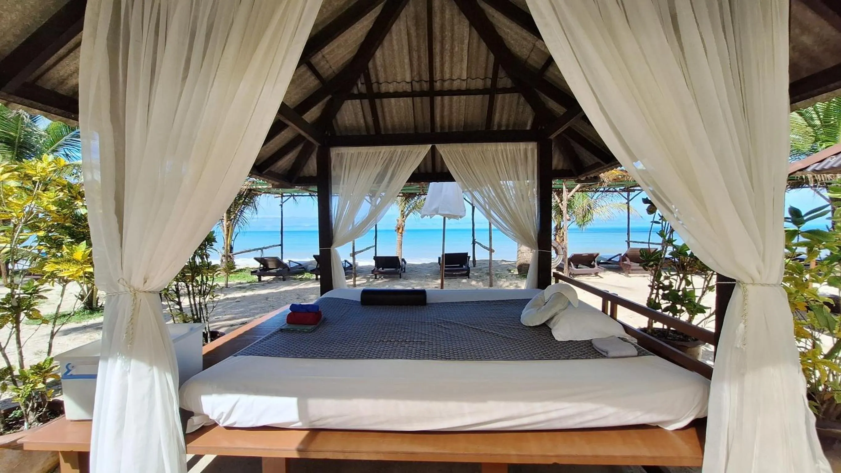 Massage, Bed in ThaiLife Wellness & Meditation Resort- SHA Plus