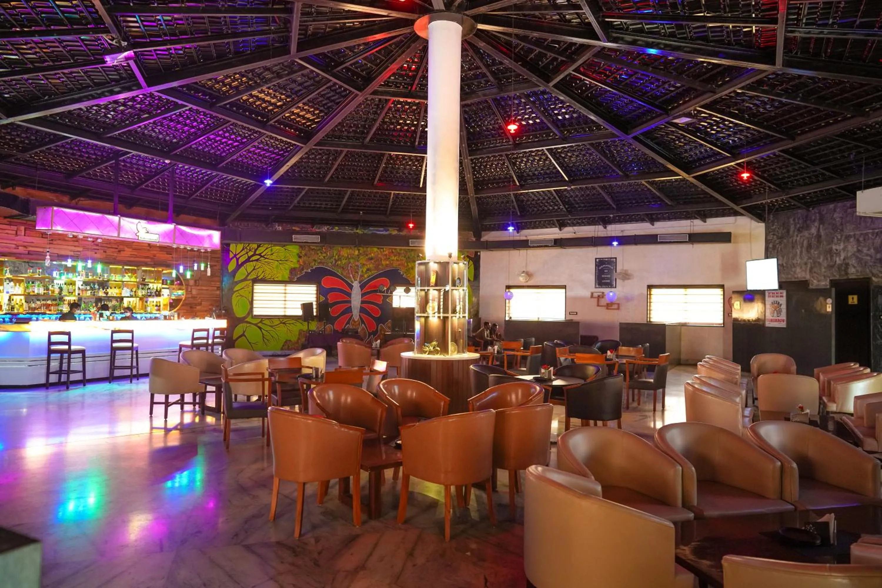 Lounge or bar in Sun Hotel and Resort, Mount Abu