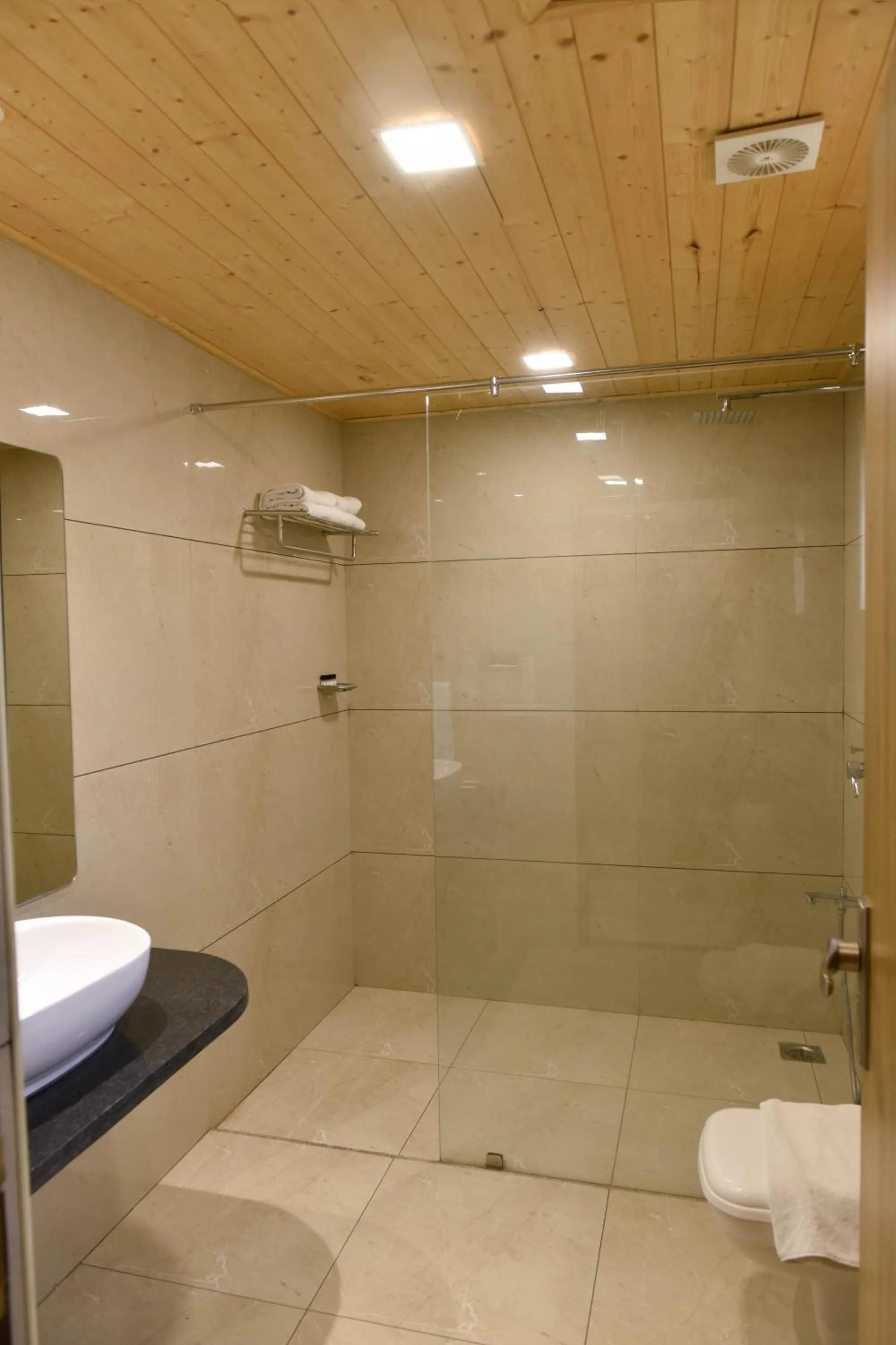 Bathroom in Sun Hotel and Resort, Mount Abu