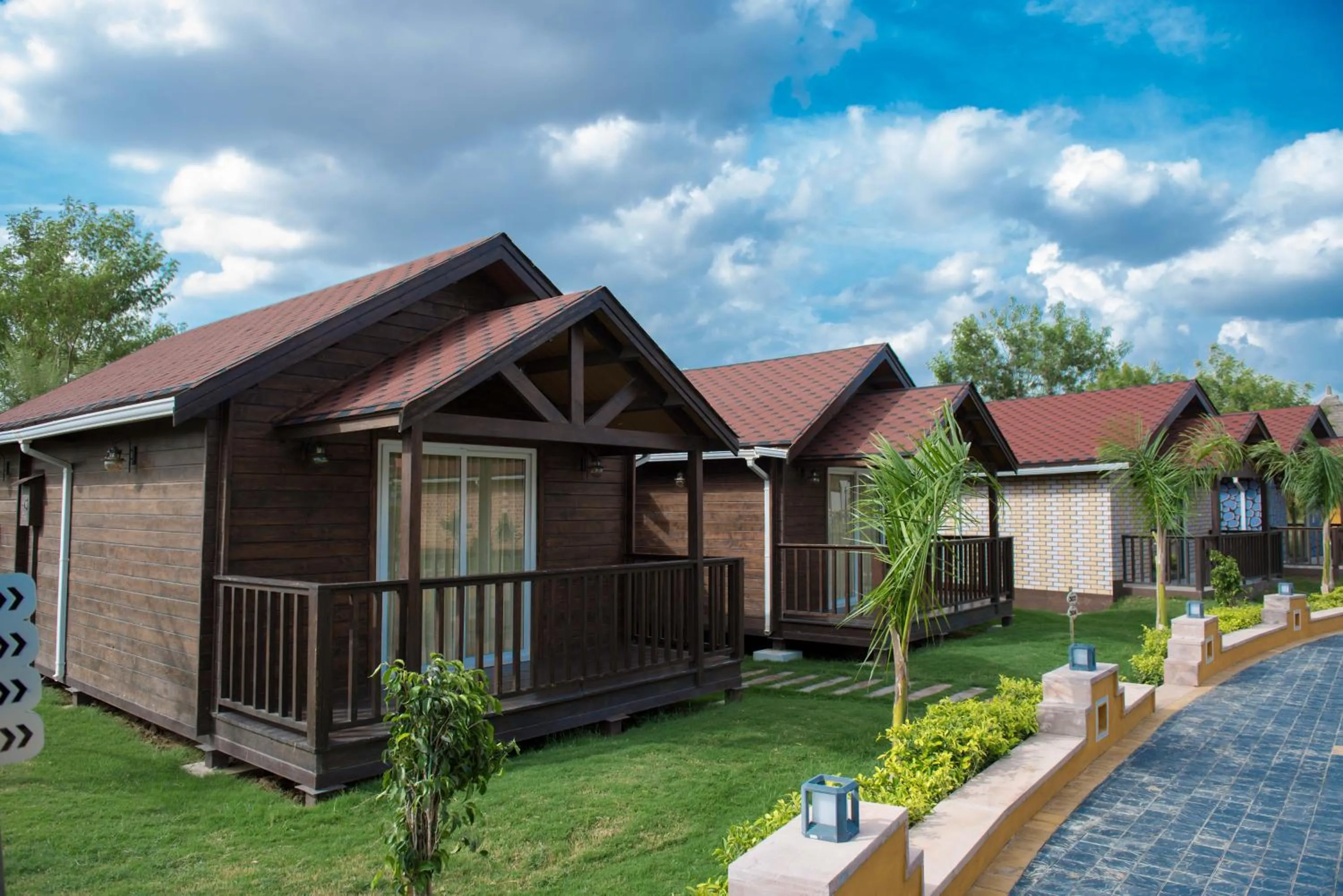 Facade/entrance in Sun Hotel and Resort, Mount Abu