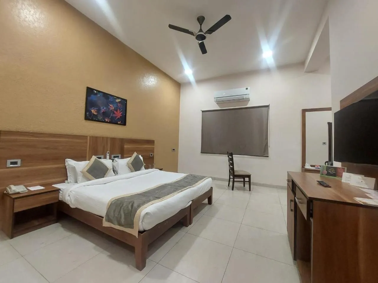 Bedroom, Bed in Sun Hotel and Resort, Mount Abu