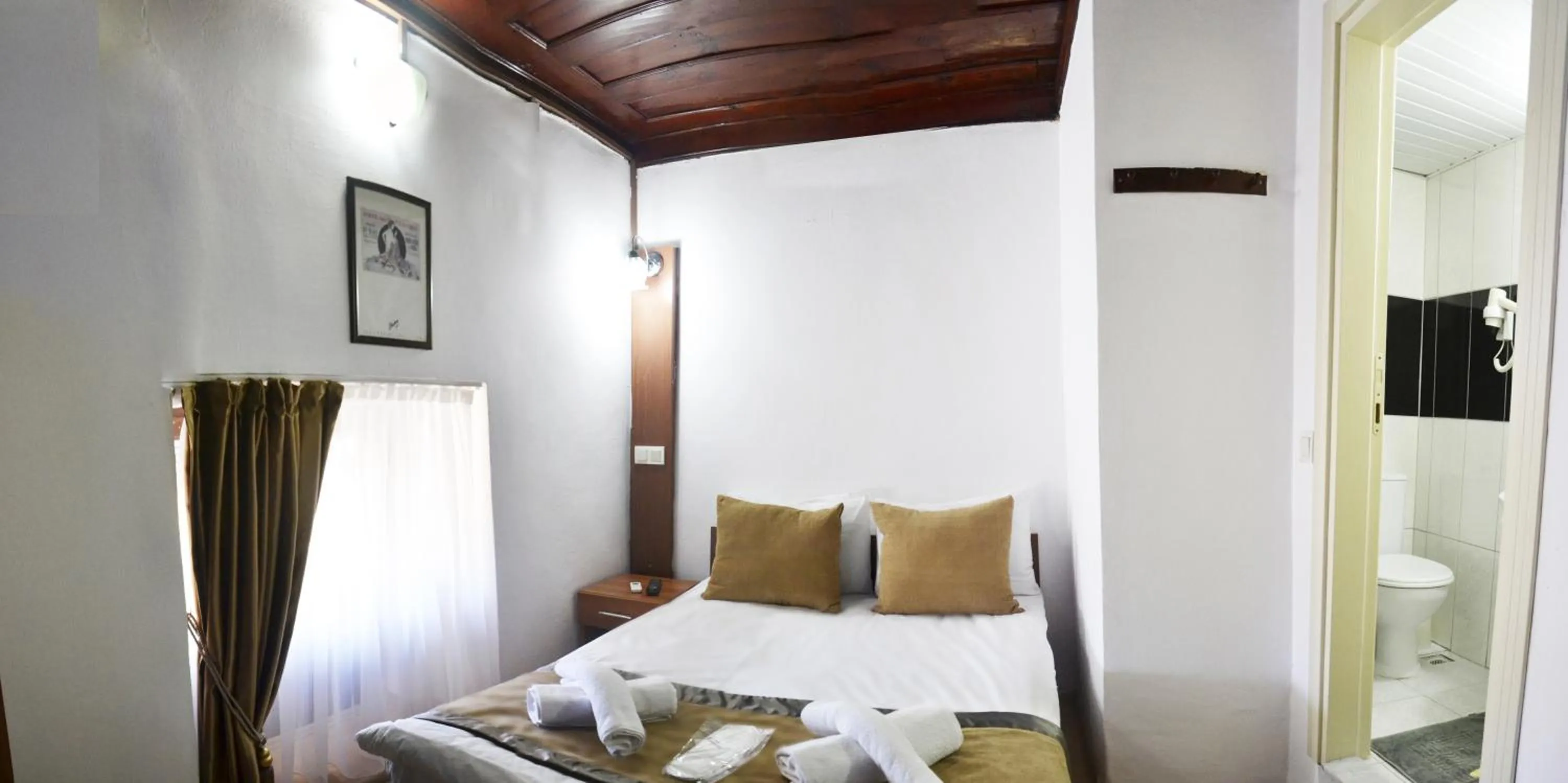 Photo of the whole room, Bed in Konak Hotel Kaleiçi