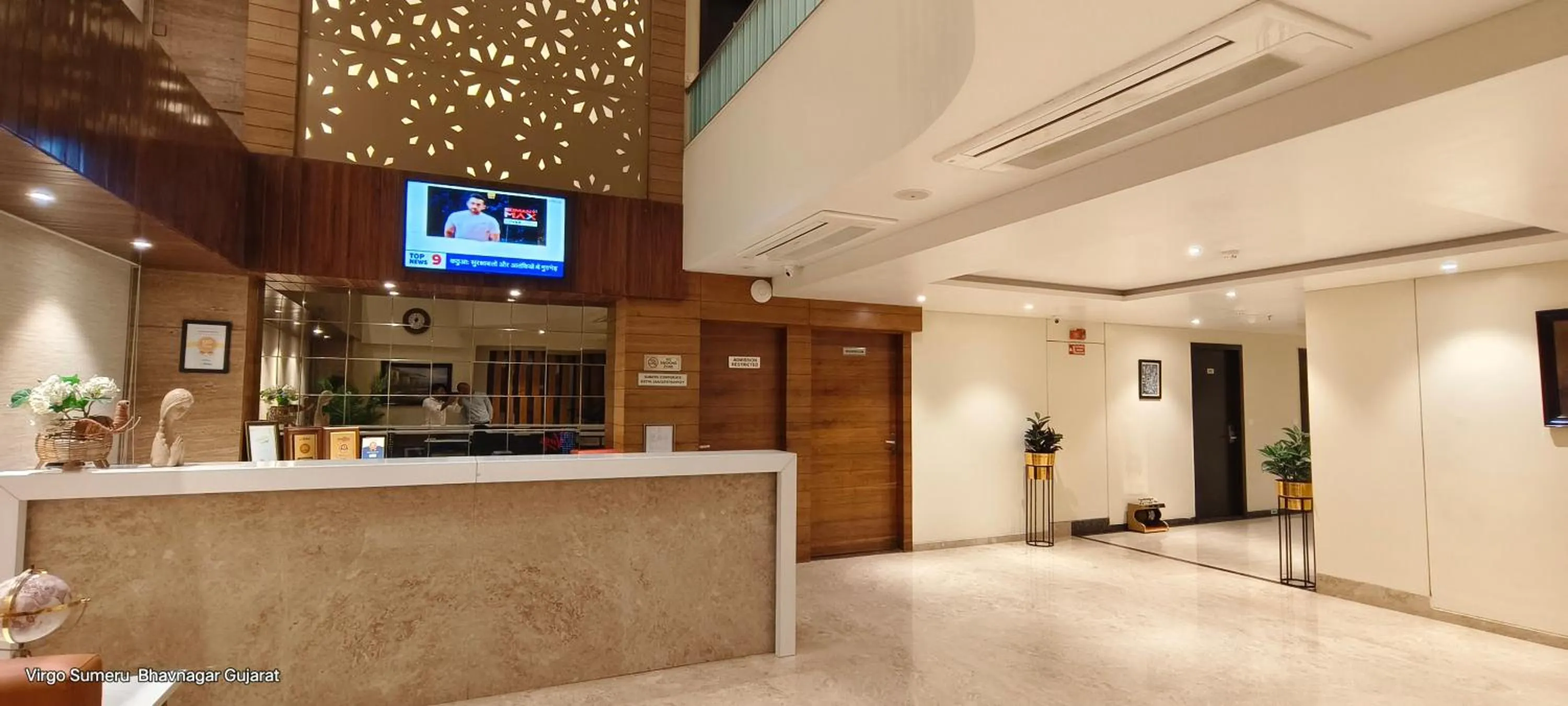 Lobby or reception in Hotel Virgo Sumeru