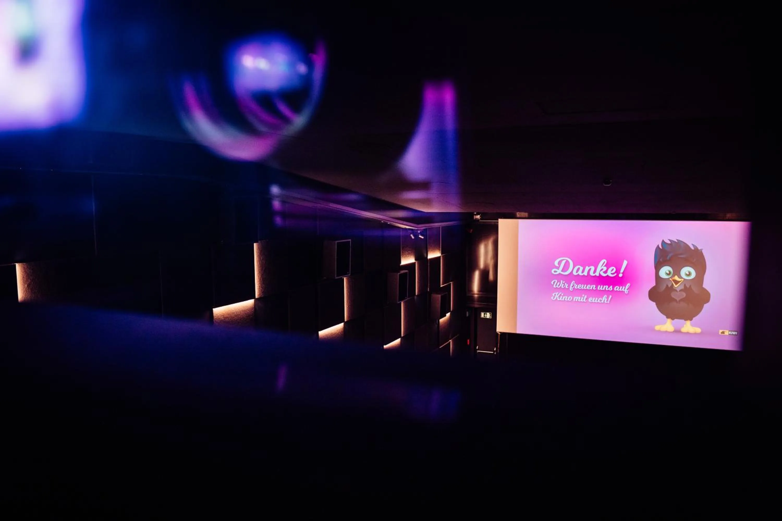 Evening entertainment in Hotel Loge