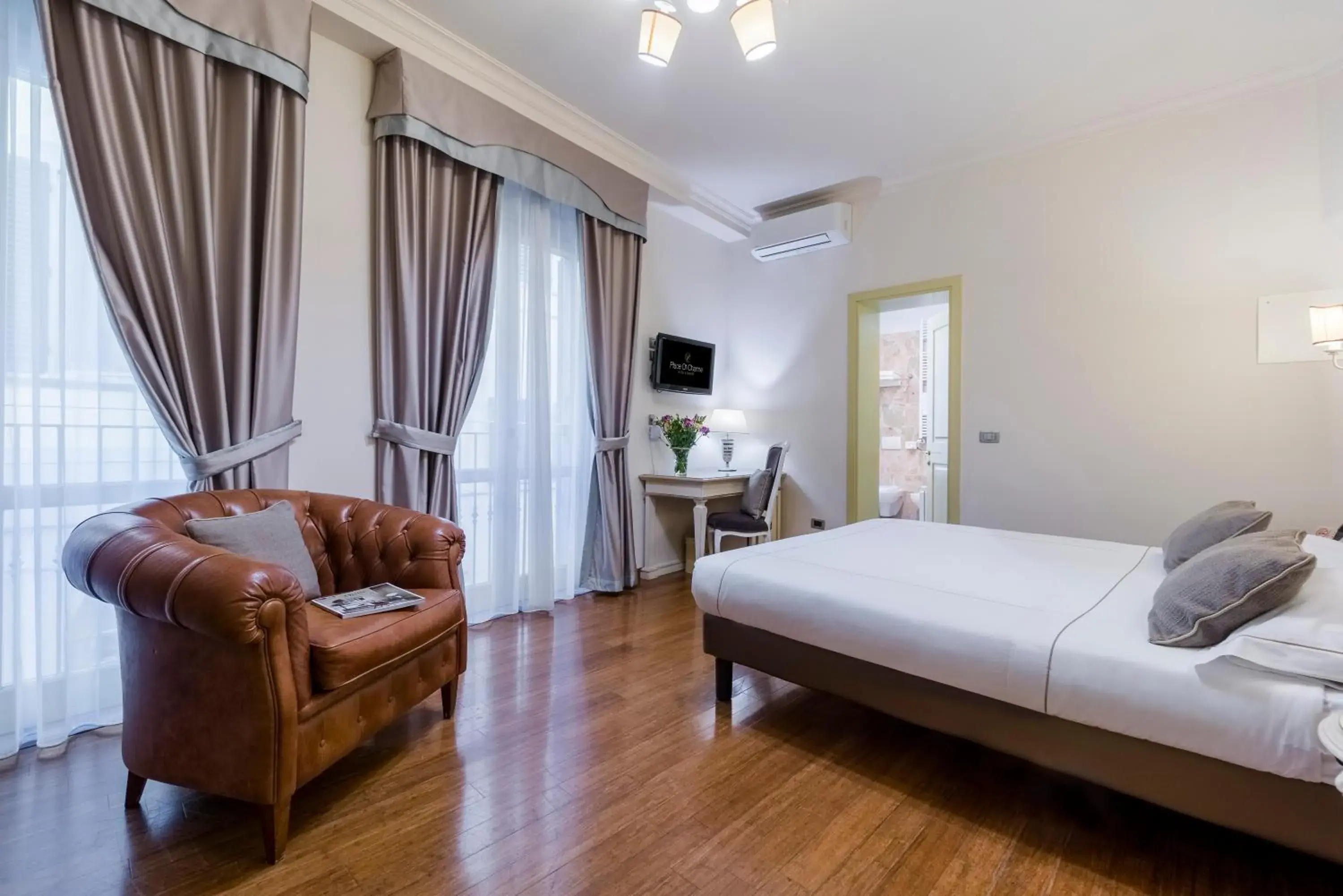 Superior Double or Twin Room in Hotel Art Atelier - Place of Charme Superior Double or Twin Room in Hotel Art Atelier - Place of Charme