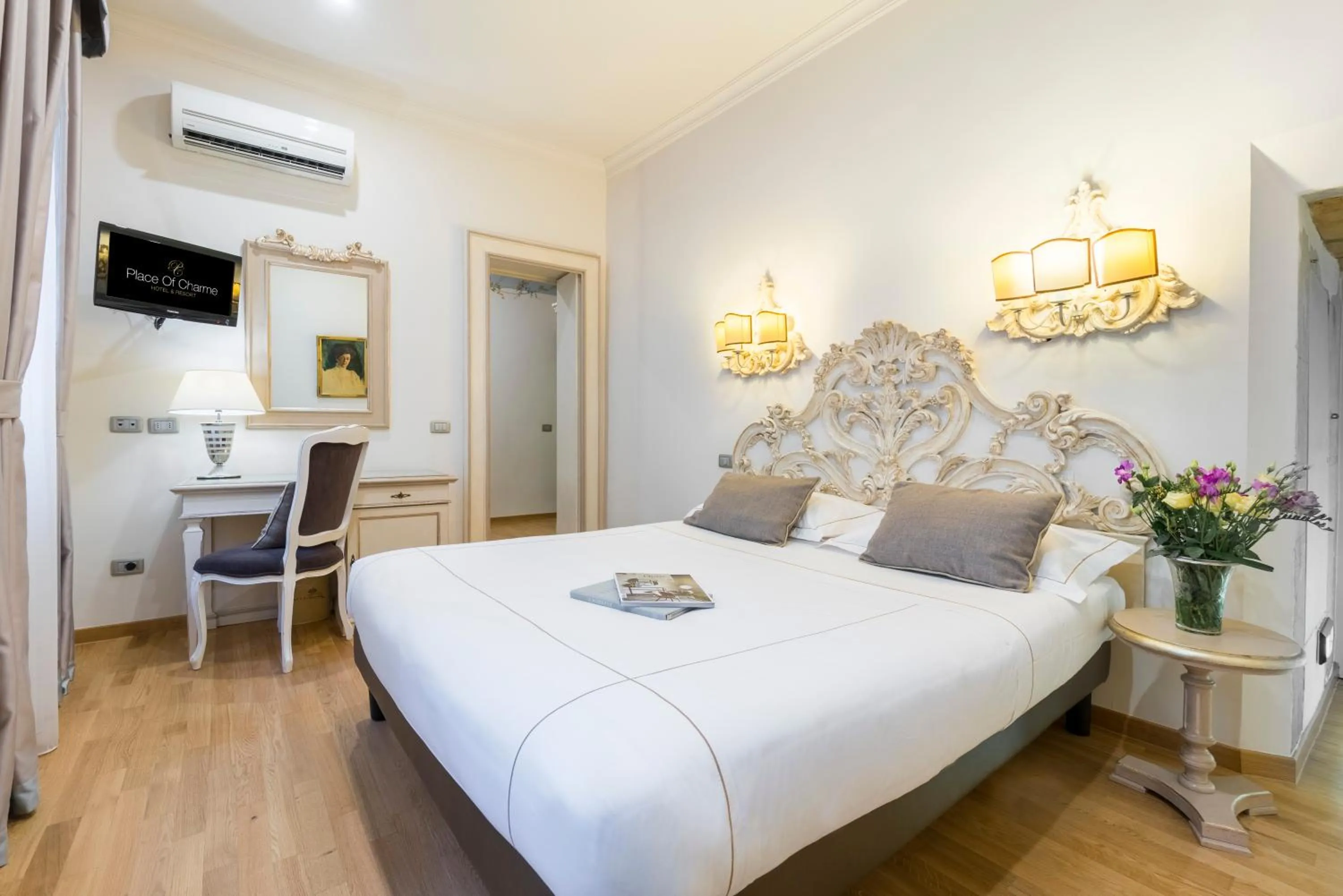 Bedroom, Bed in Hotel Art Atelier - Place of Charme