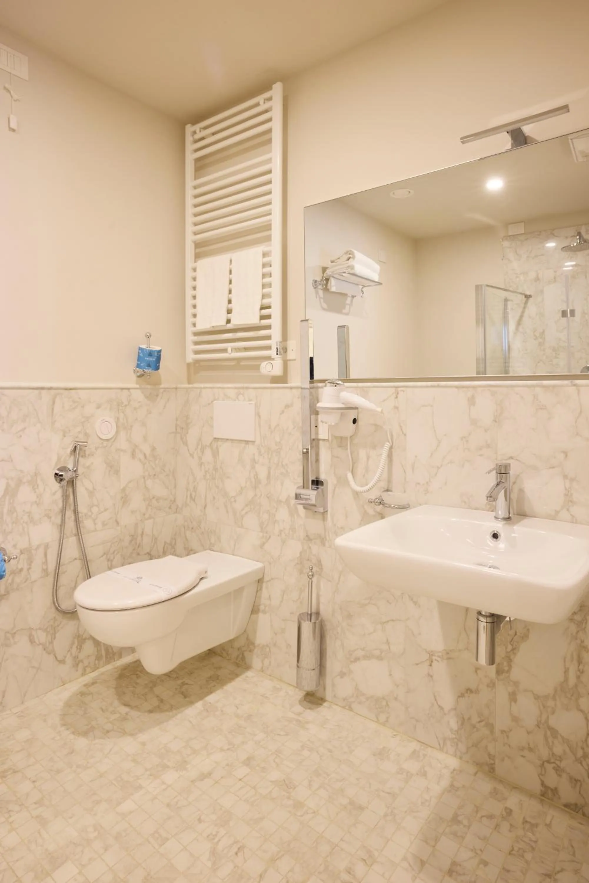 Toilet in Hotel Art Atelier - Place of Charme