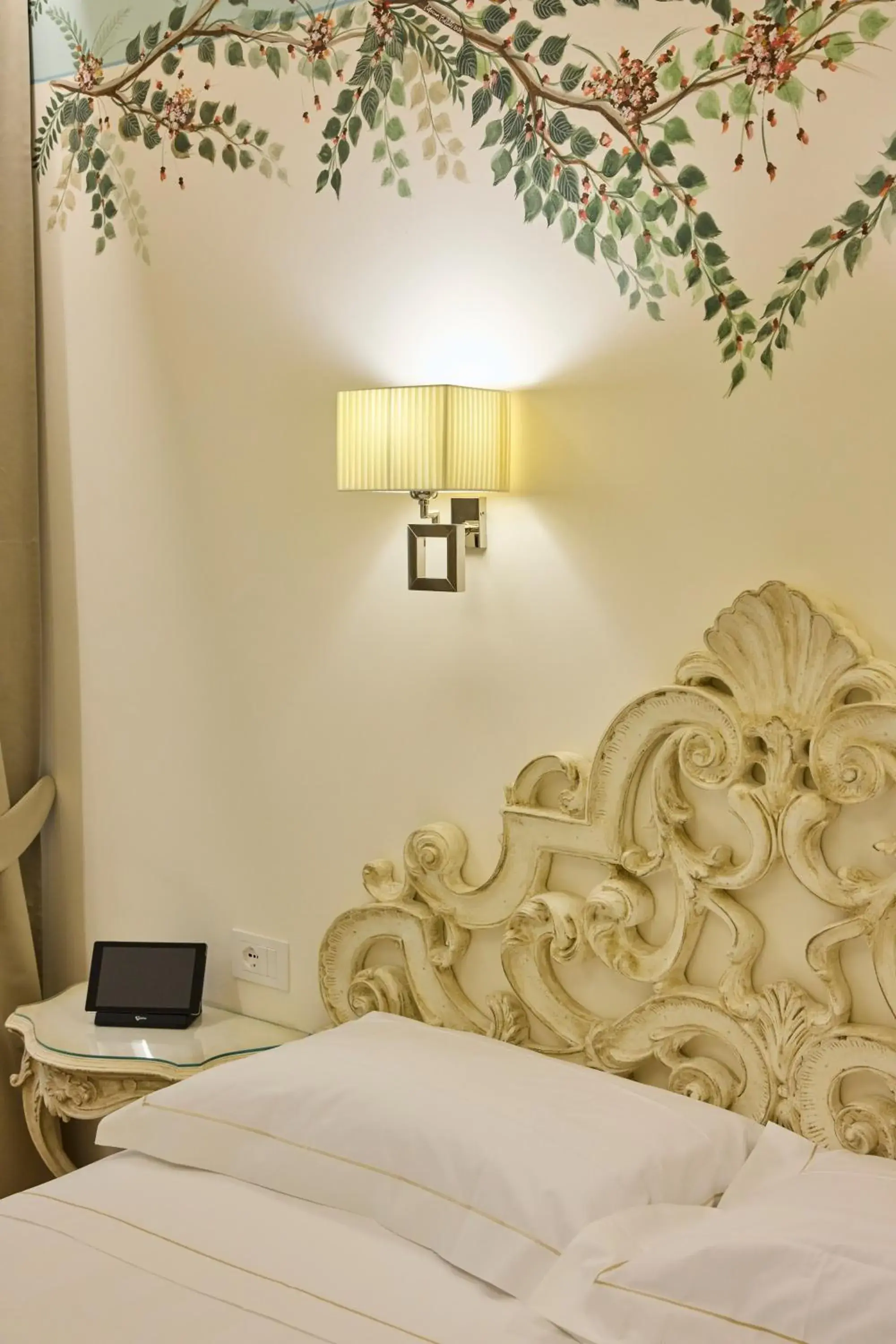 Small Double Room in Dependance in Hotel Art Atelier - Place of Charme Small Double Room in Dependance in Hotel Art Atelier - Place of Charme