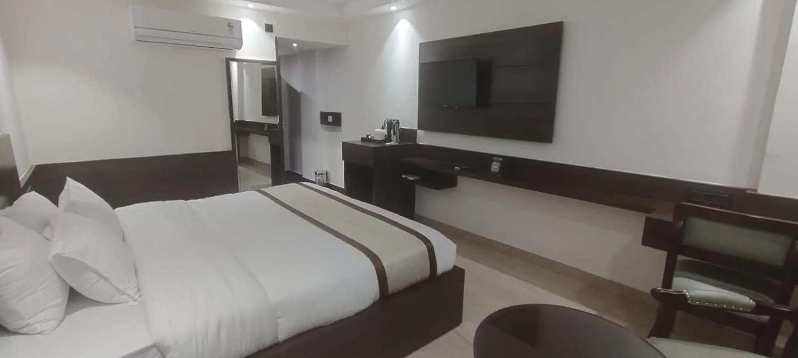 Bed in Cardinal Ambica