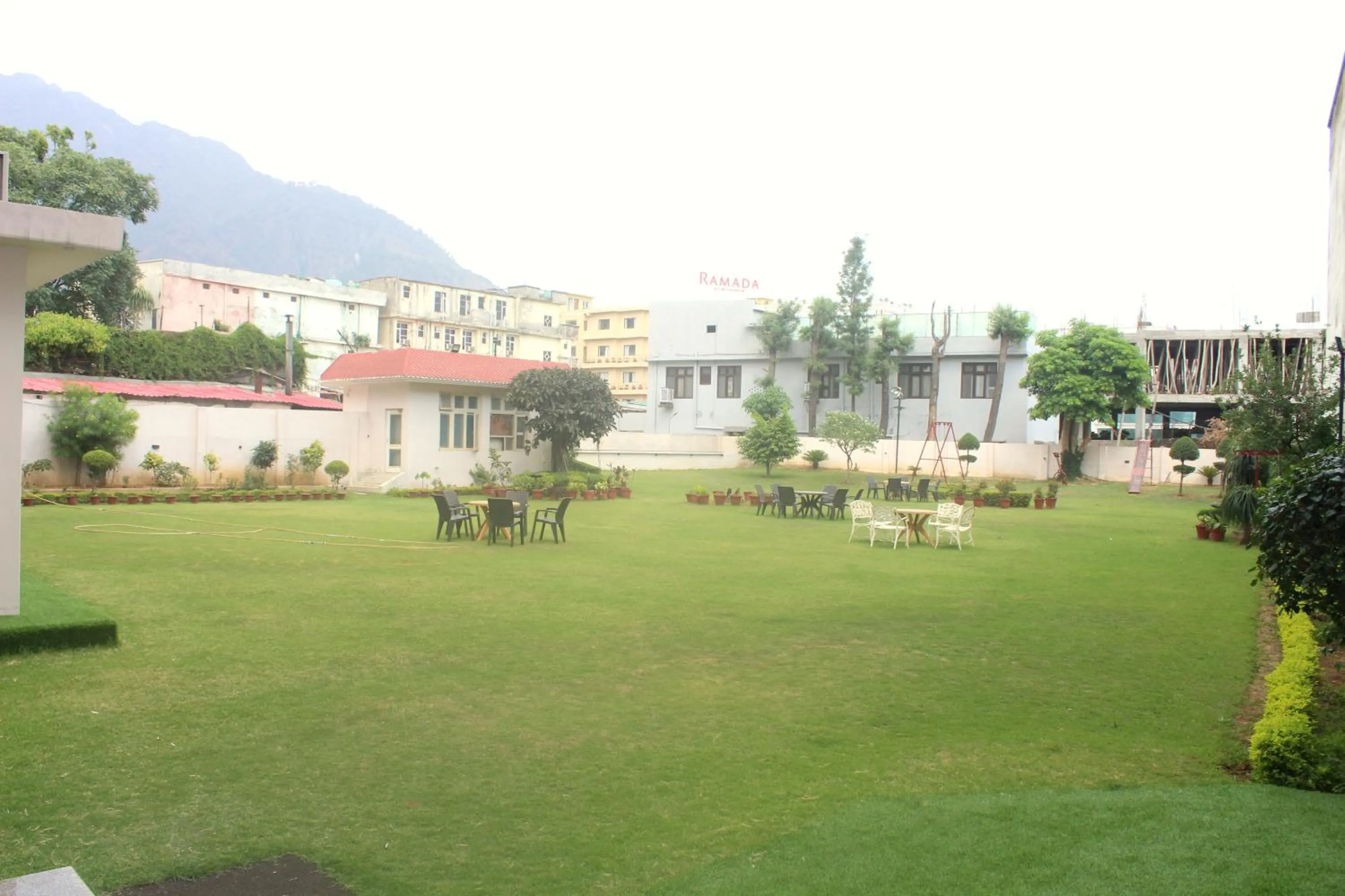 Garden view in Cardinal Ambica