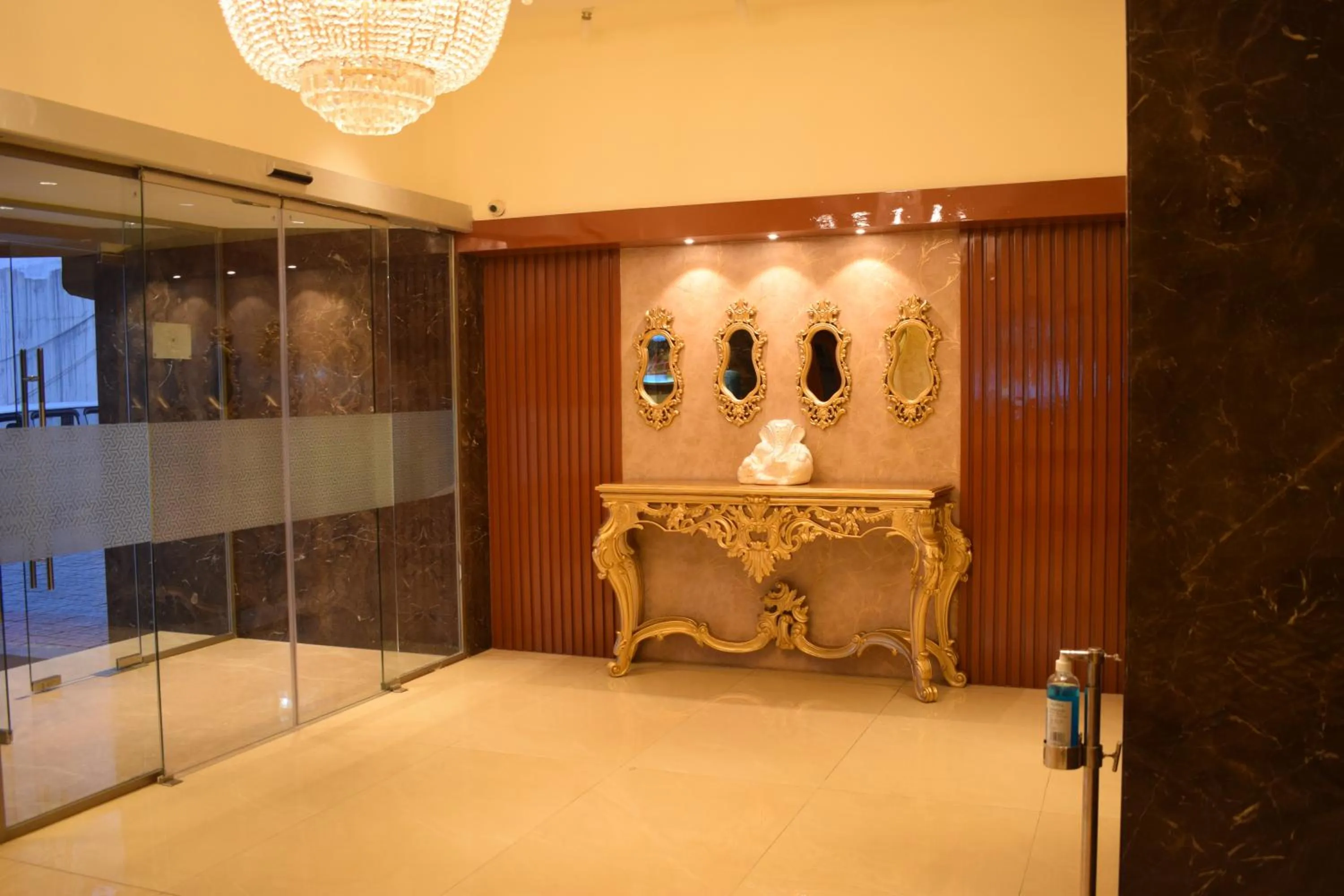 Lobby or reception in Cardinal Ambica