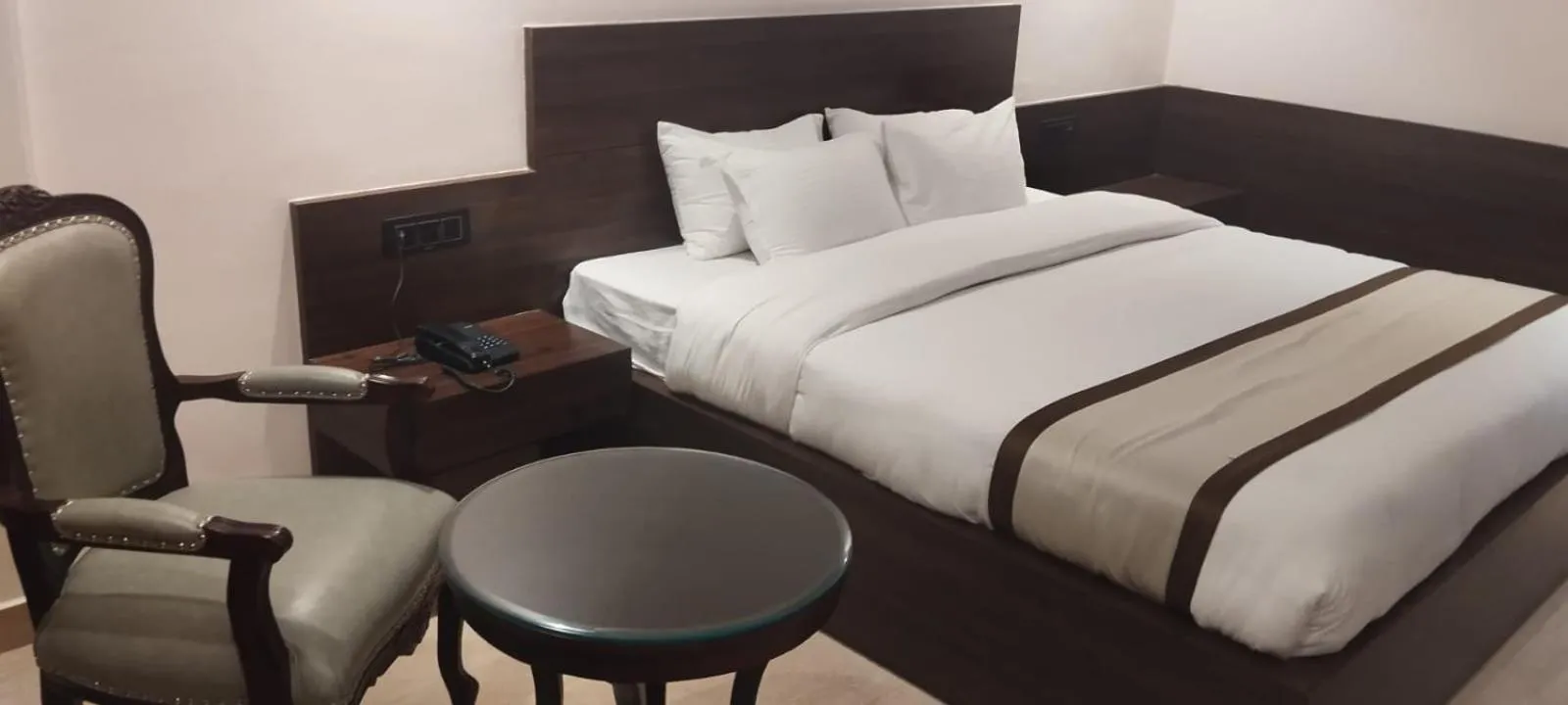 Bed in Cardinal Ambica