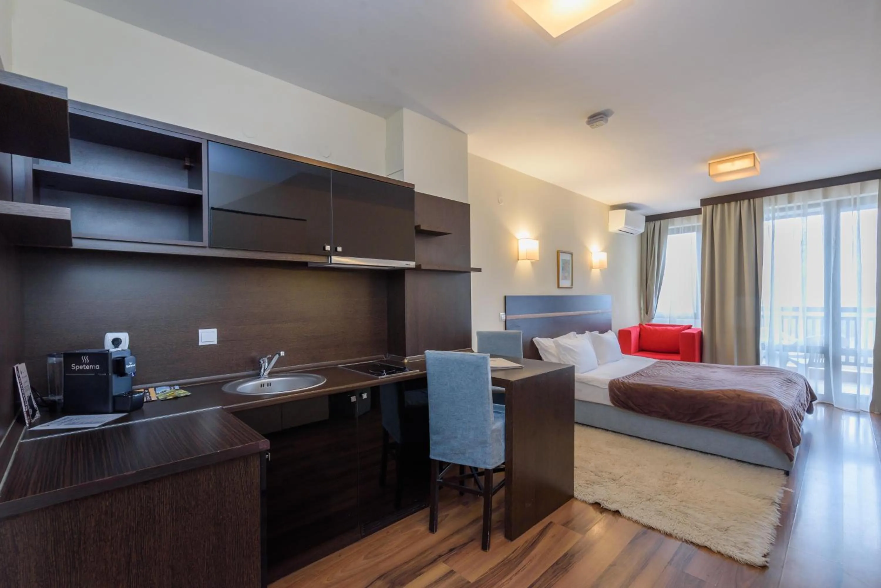 Bed in St George Ski & Holiday - Half Board & All Inclusive